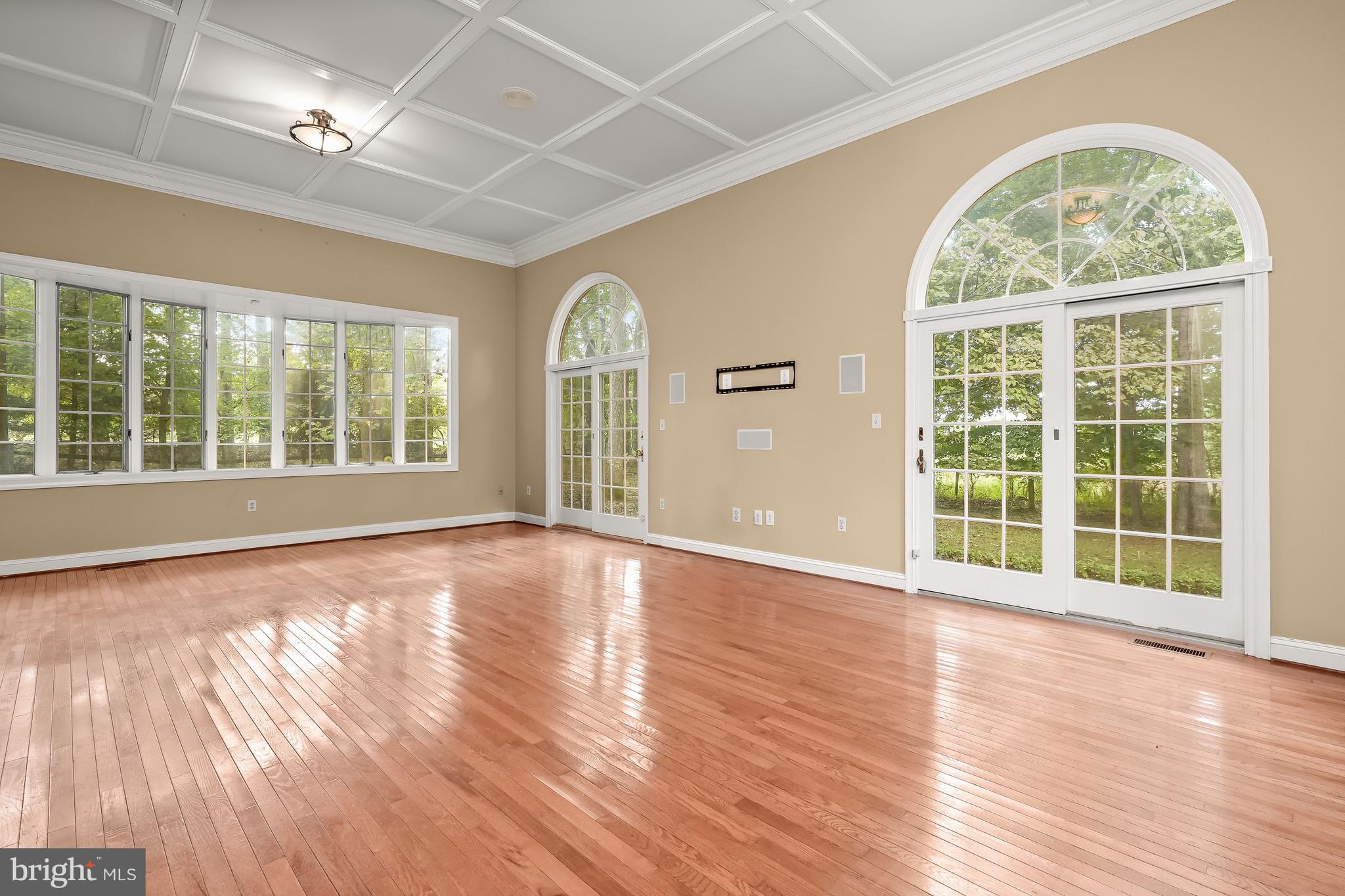 TWELVE HILLS - Residential