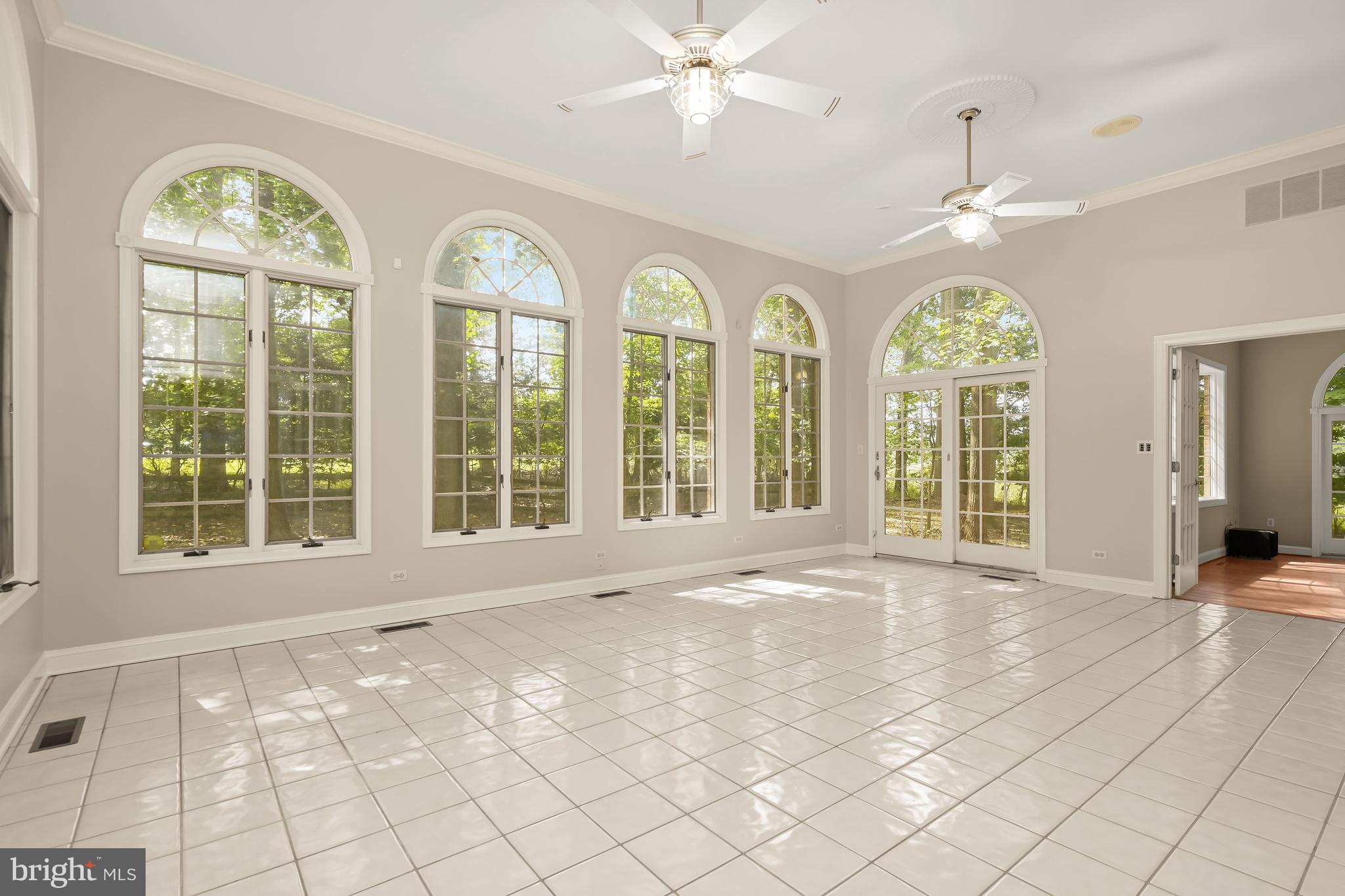 TWELVE HILLS - Residential