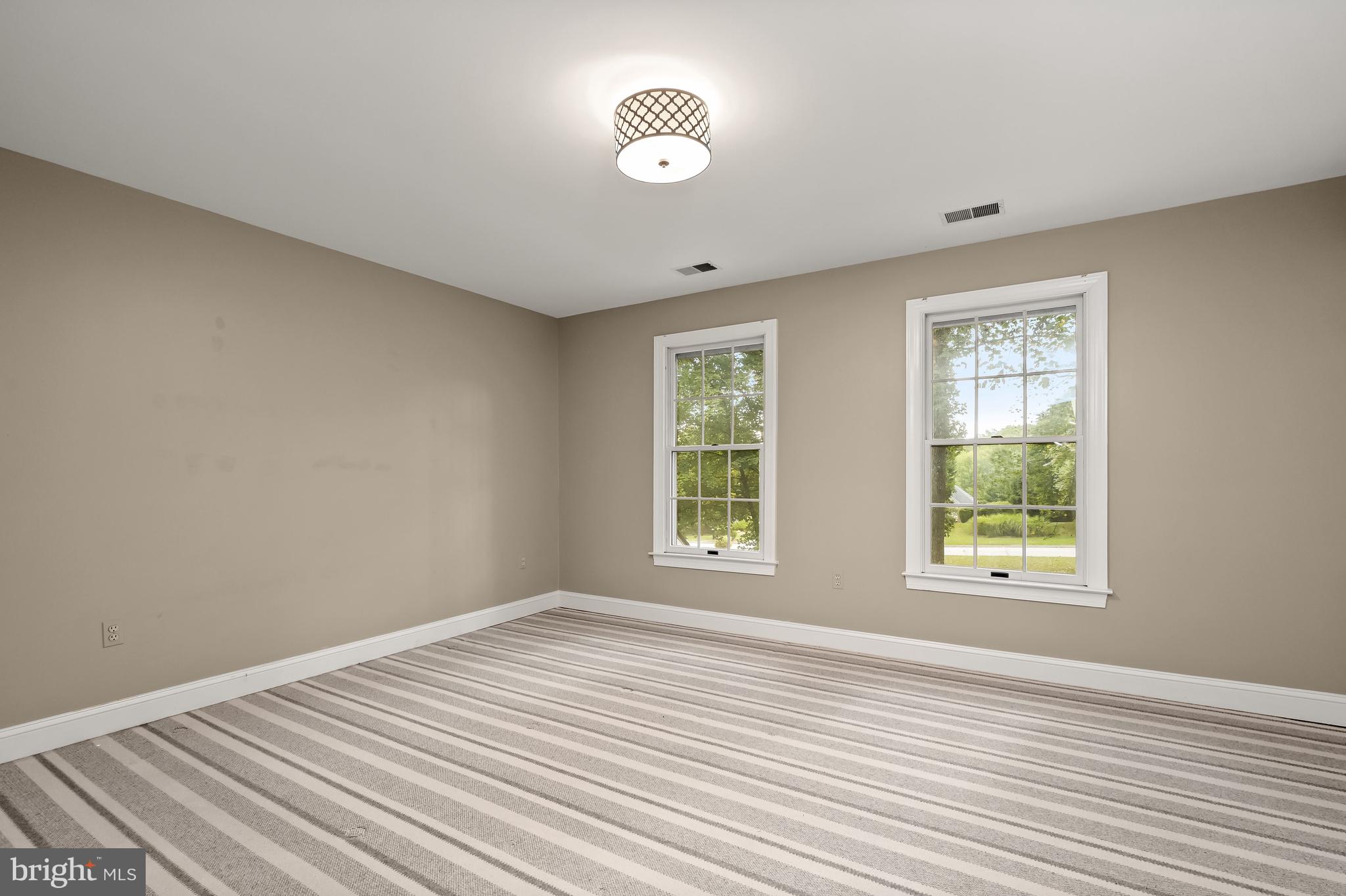 TWELVE HILLS - Residential