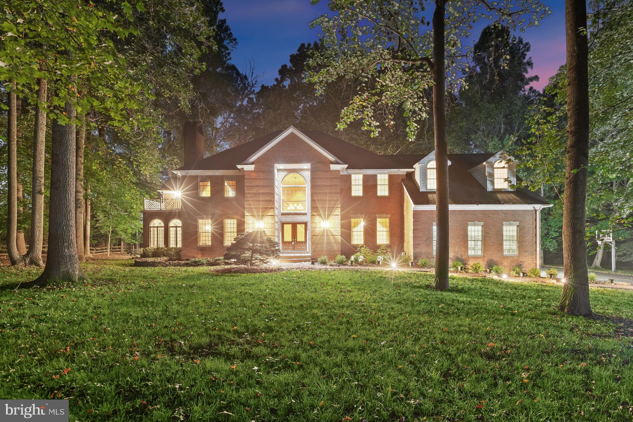 TWELVE HILLS - Residential