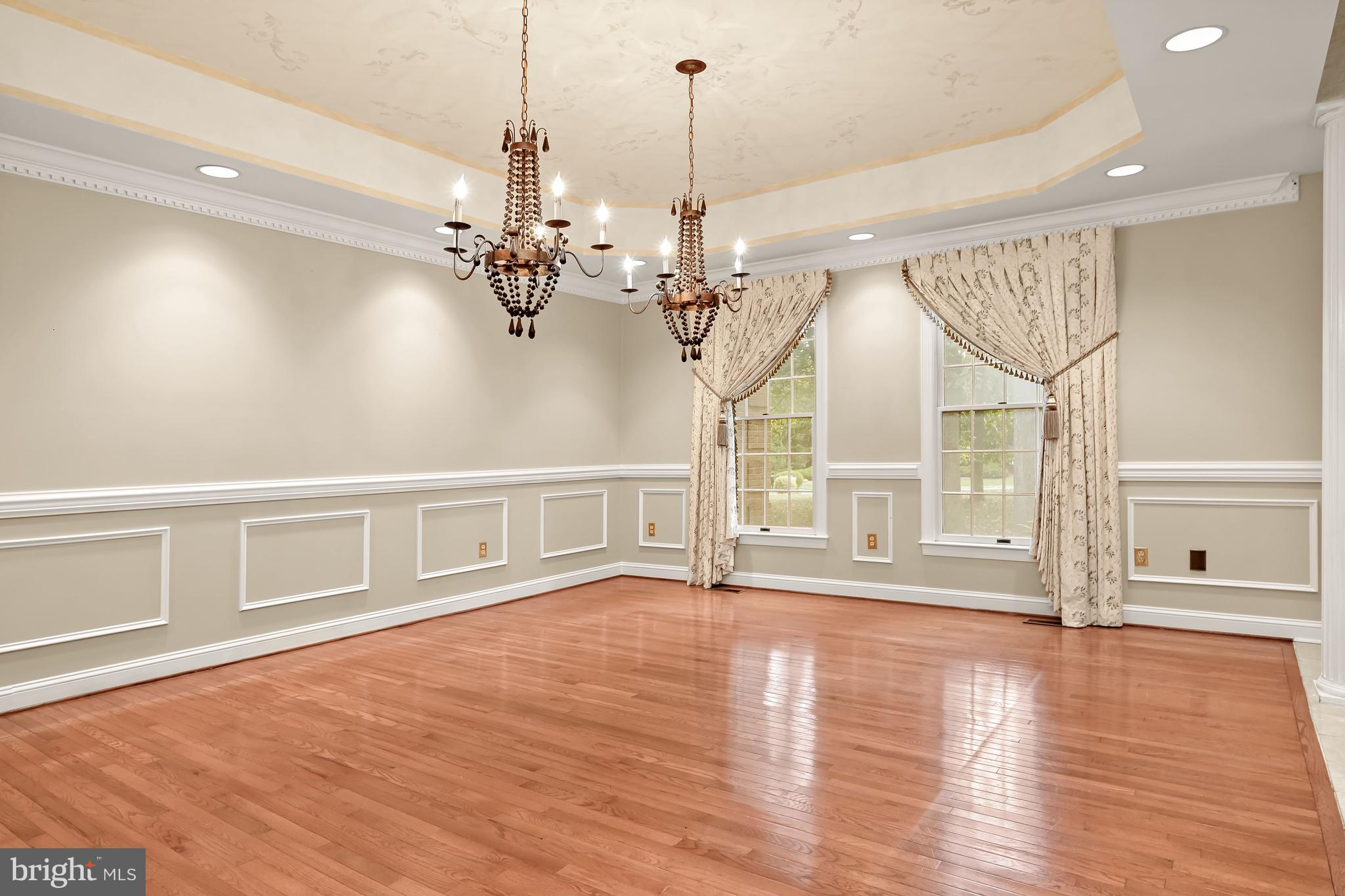 TWELVE HILLS - Residential