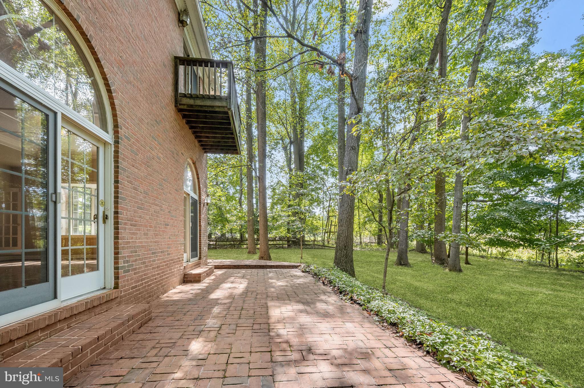 TWELVE HILLS - Residential