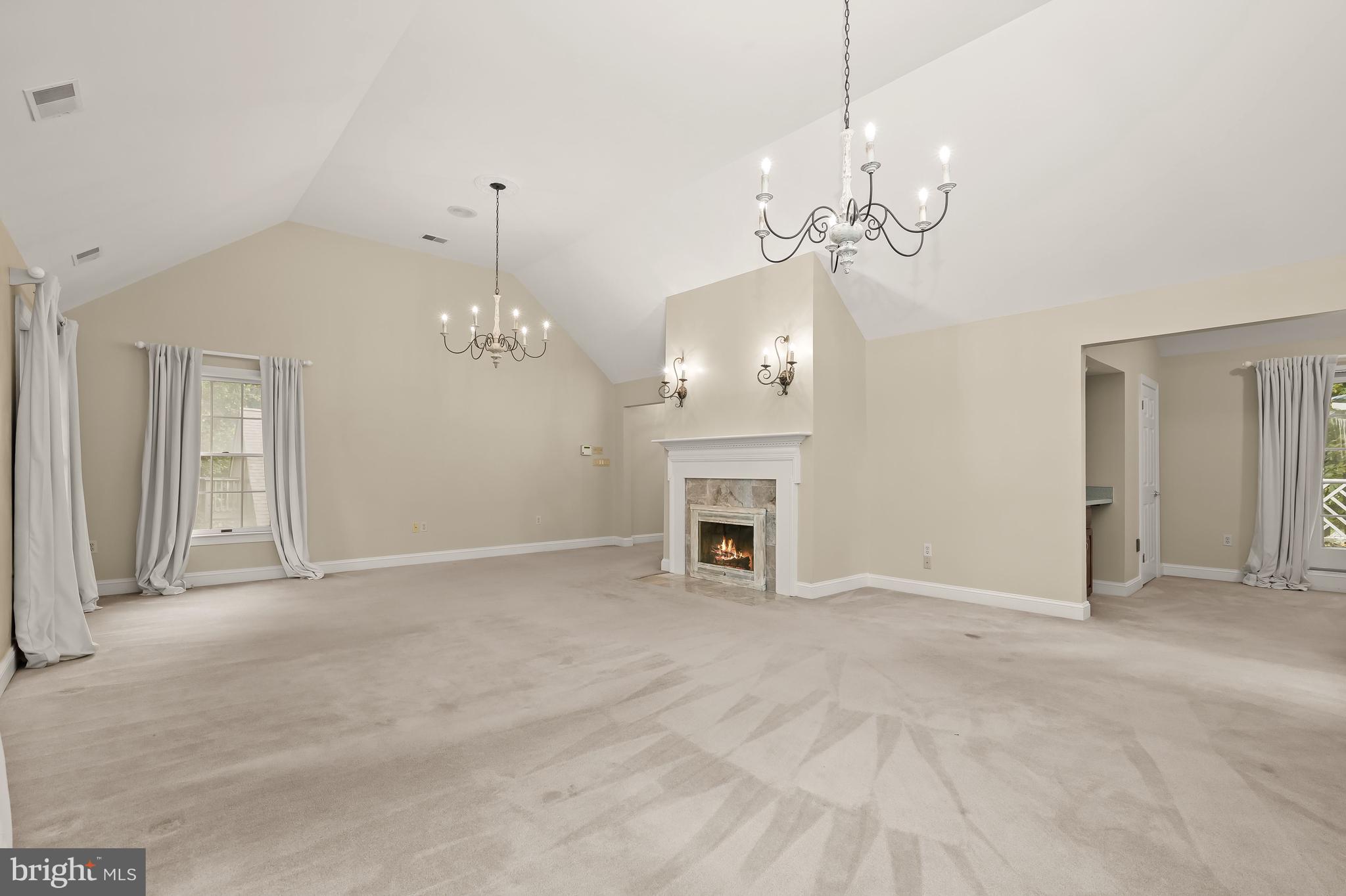 TWELVE HILLS - Residential