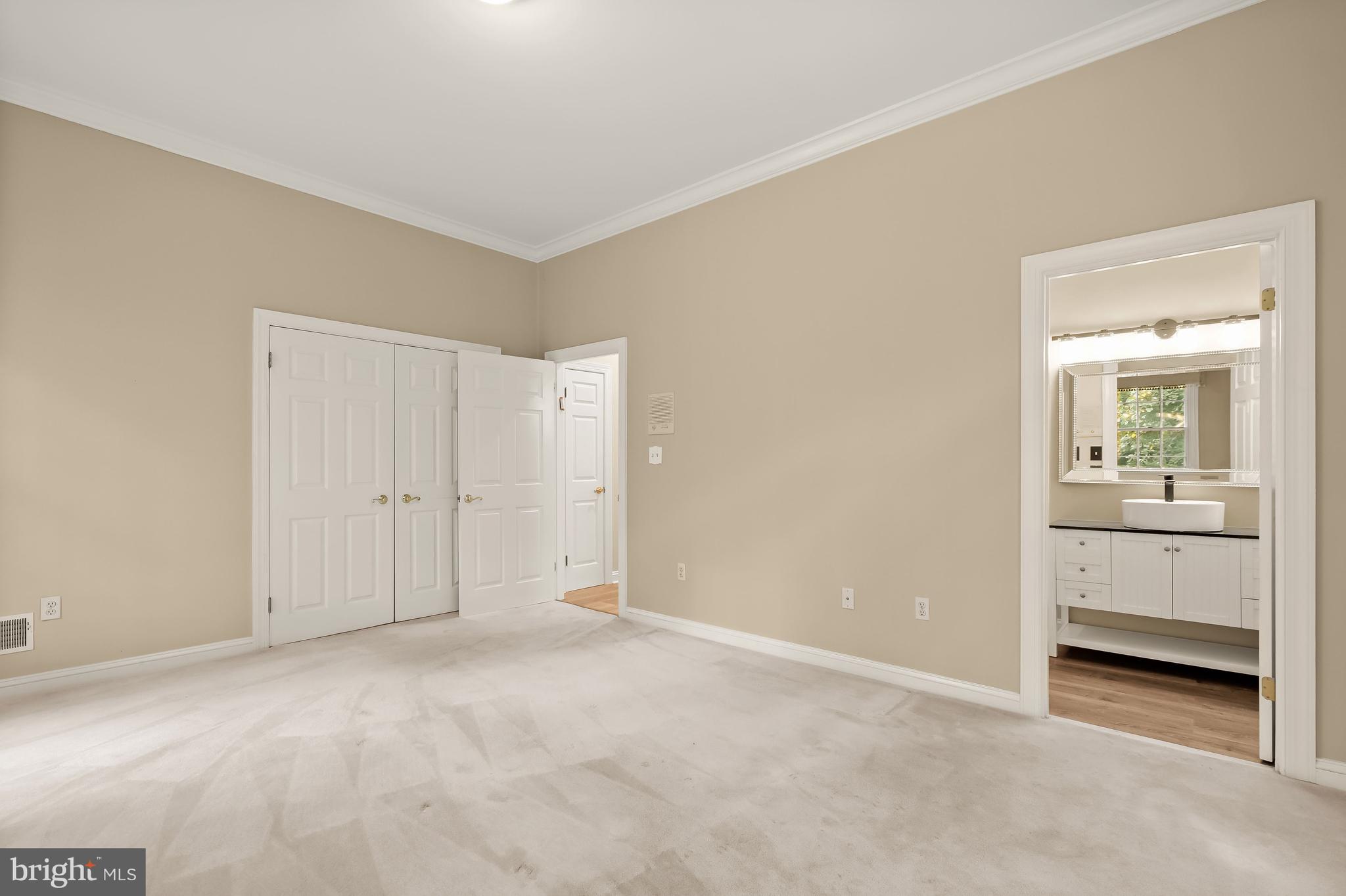 TWELVE HILLS - Residential