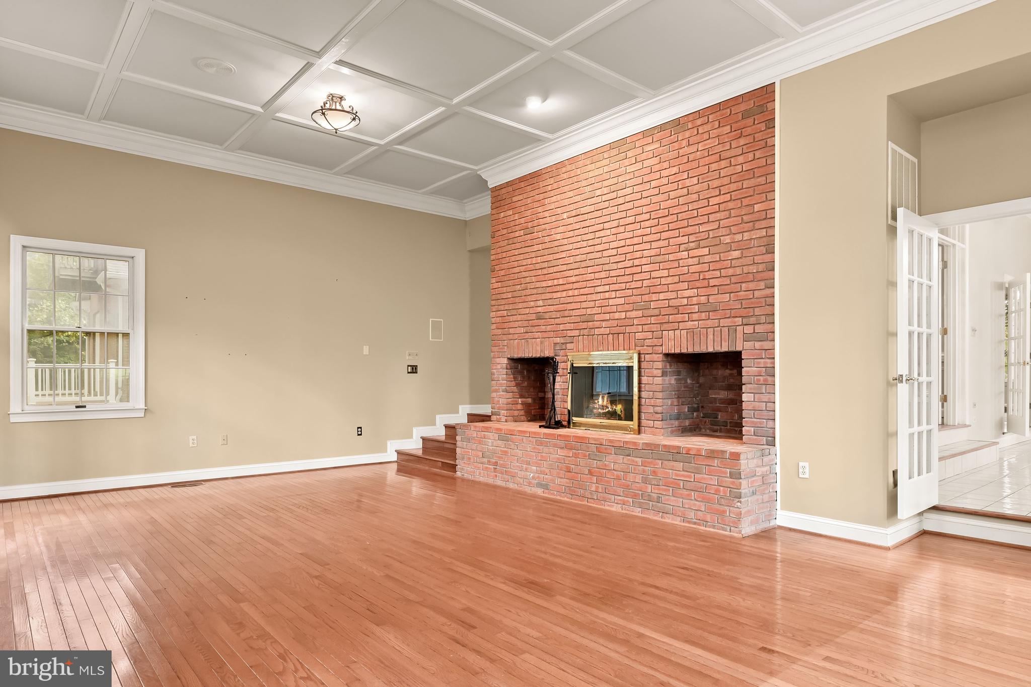 TWELVE HILLS - Residential