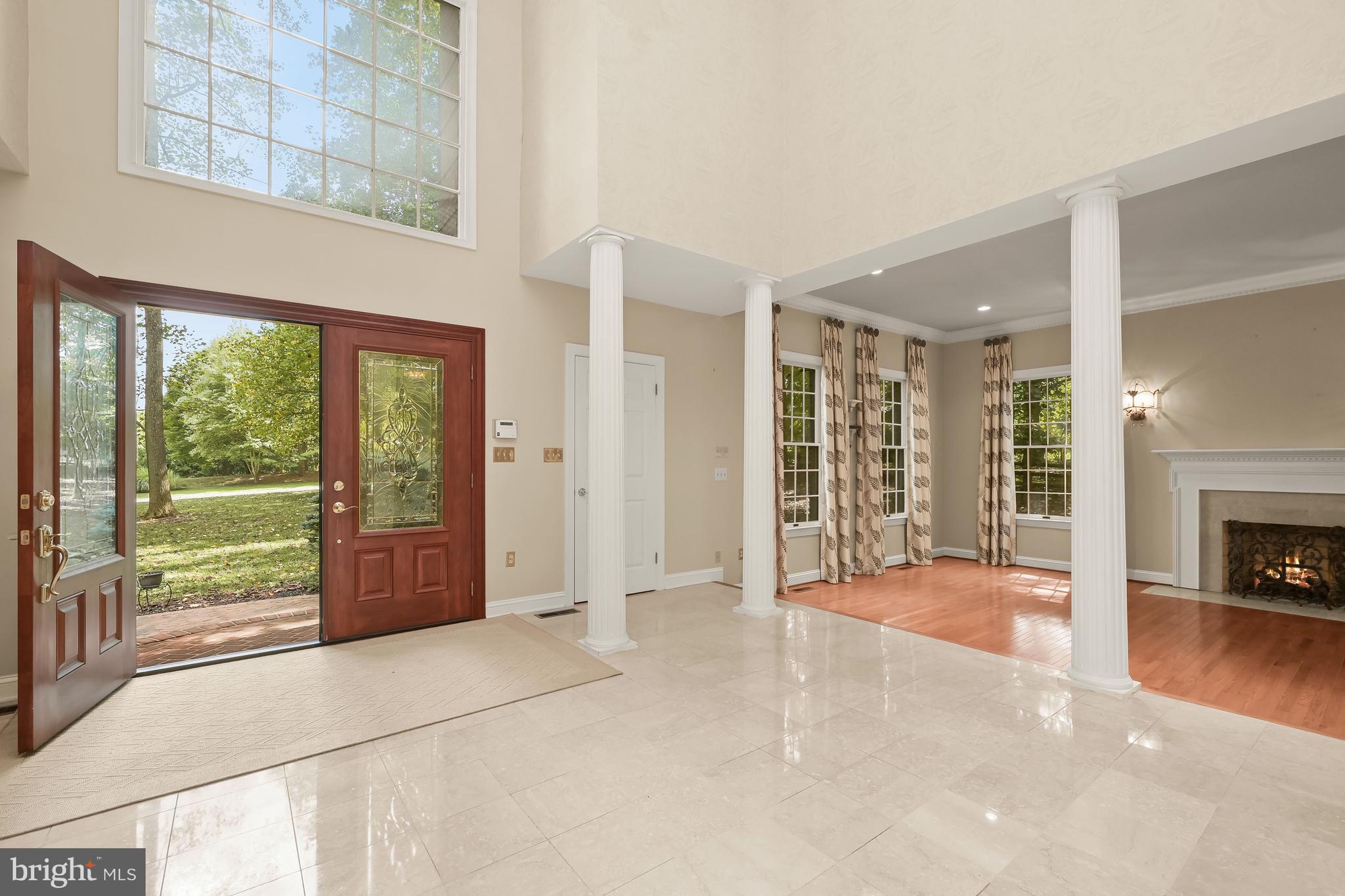 TWELVE HILLS - Residential