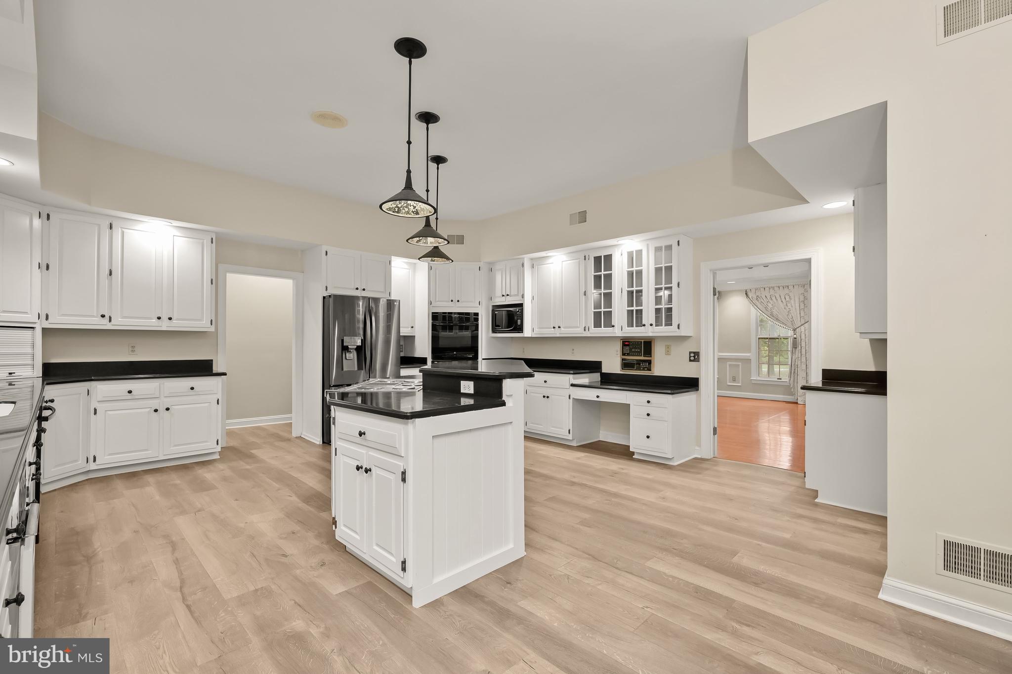 TWELVE HILLS - Residential