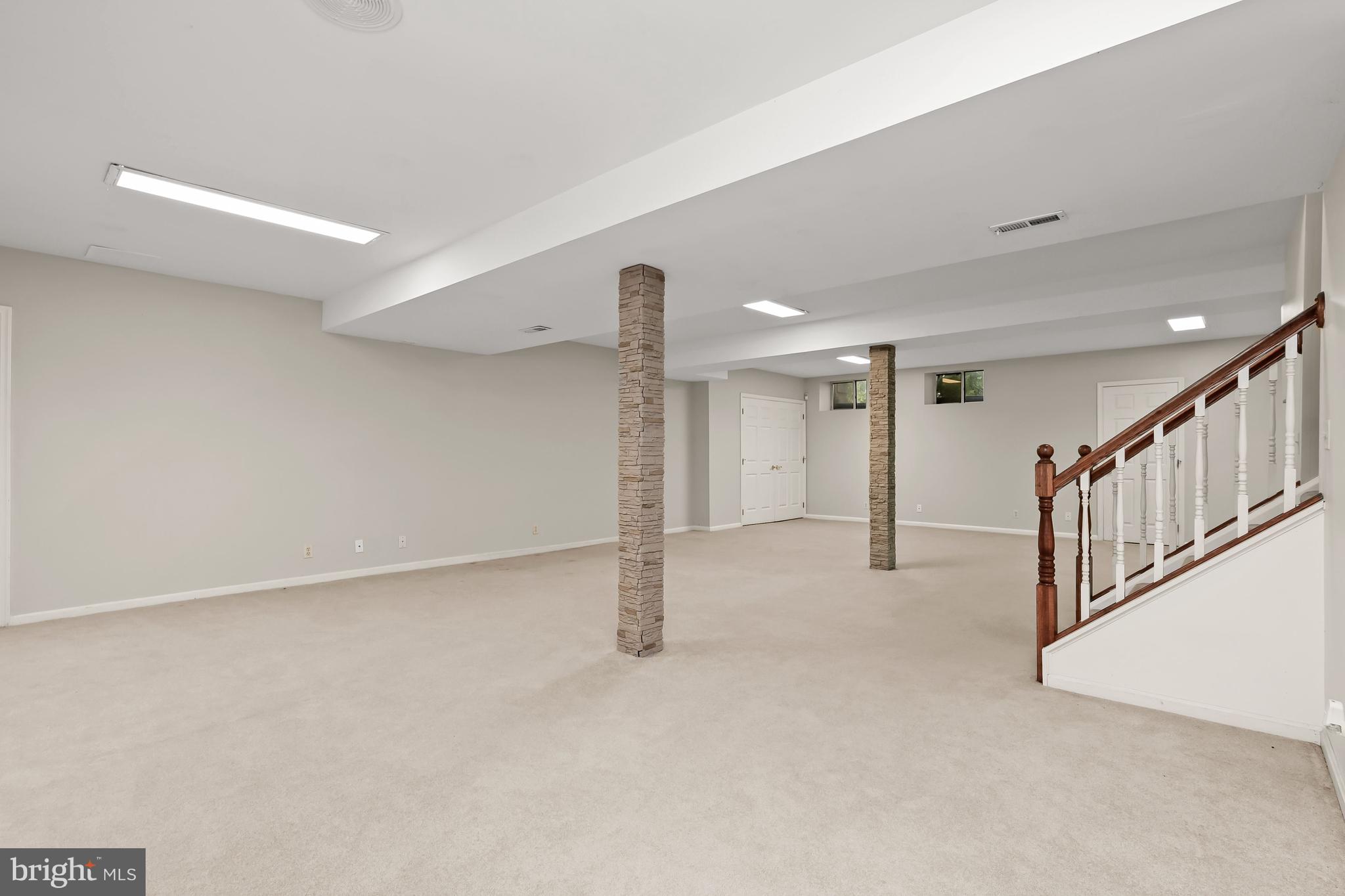 TWELVE HILLS - Residential