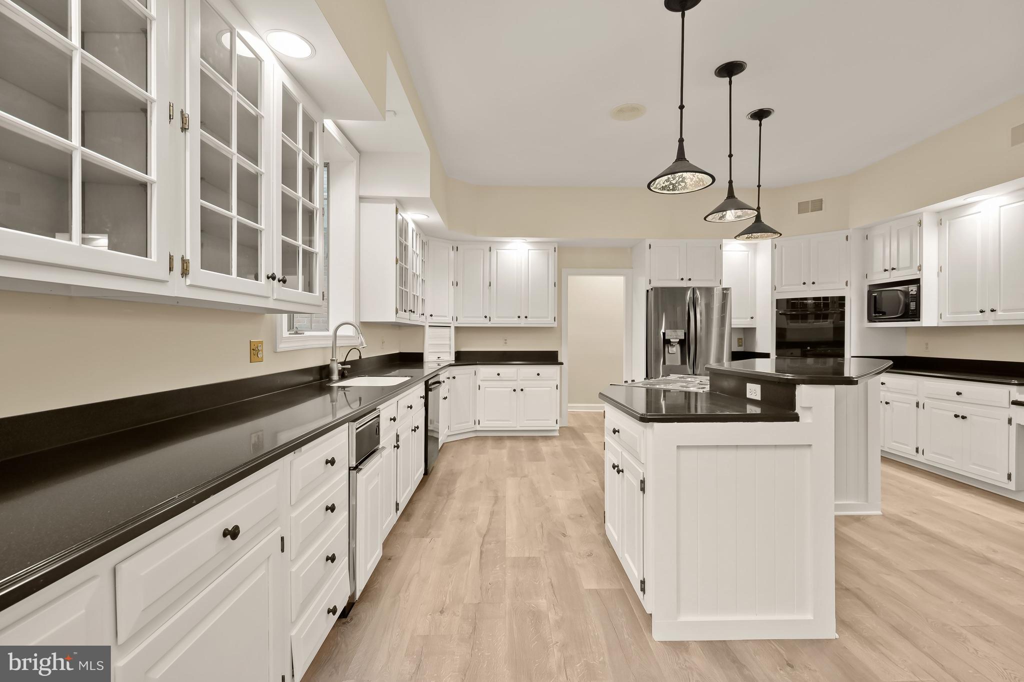 TWELVE HILLS - Residential