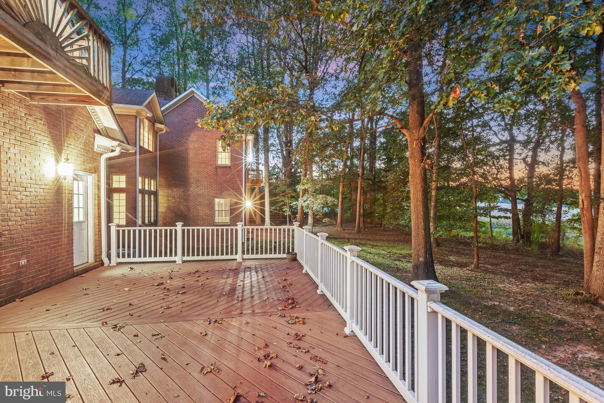 TWELVE HILLS - Residential