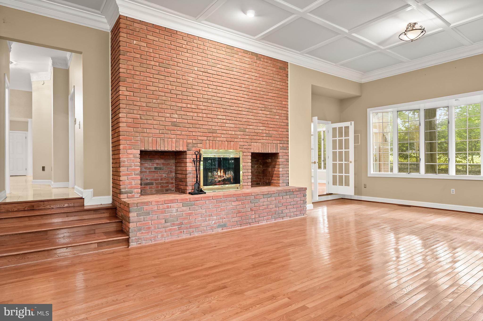 TWELVE HILLS - Residential