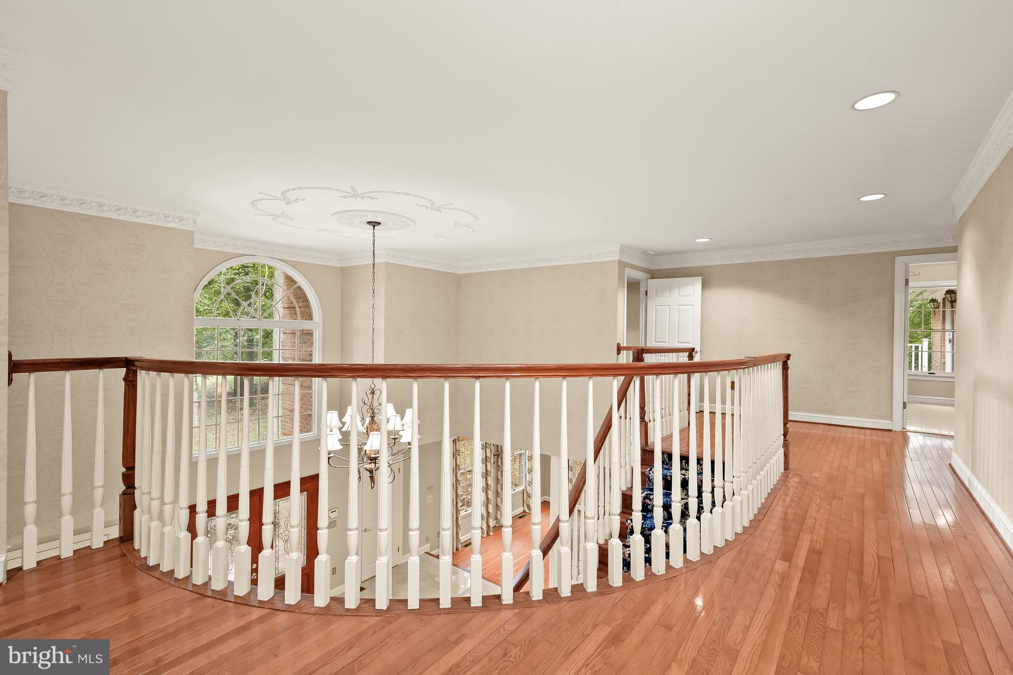 TWELVE HILLS - Residential