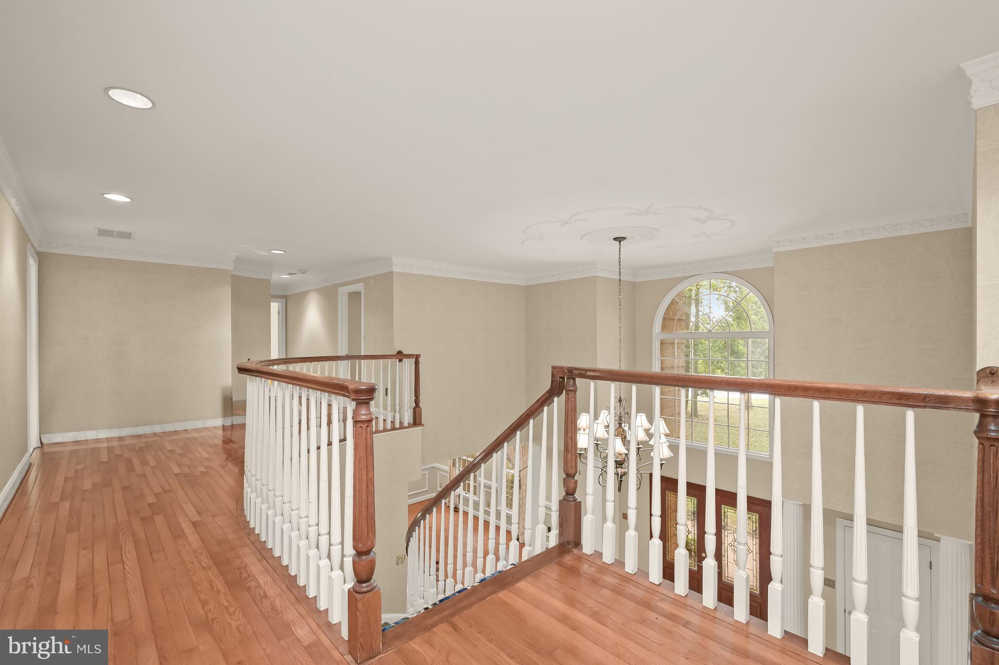 TWELVE HILLS - Residential