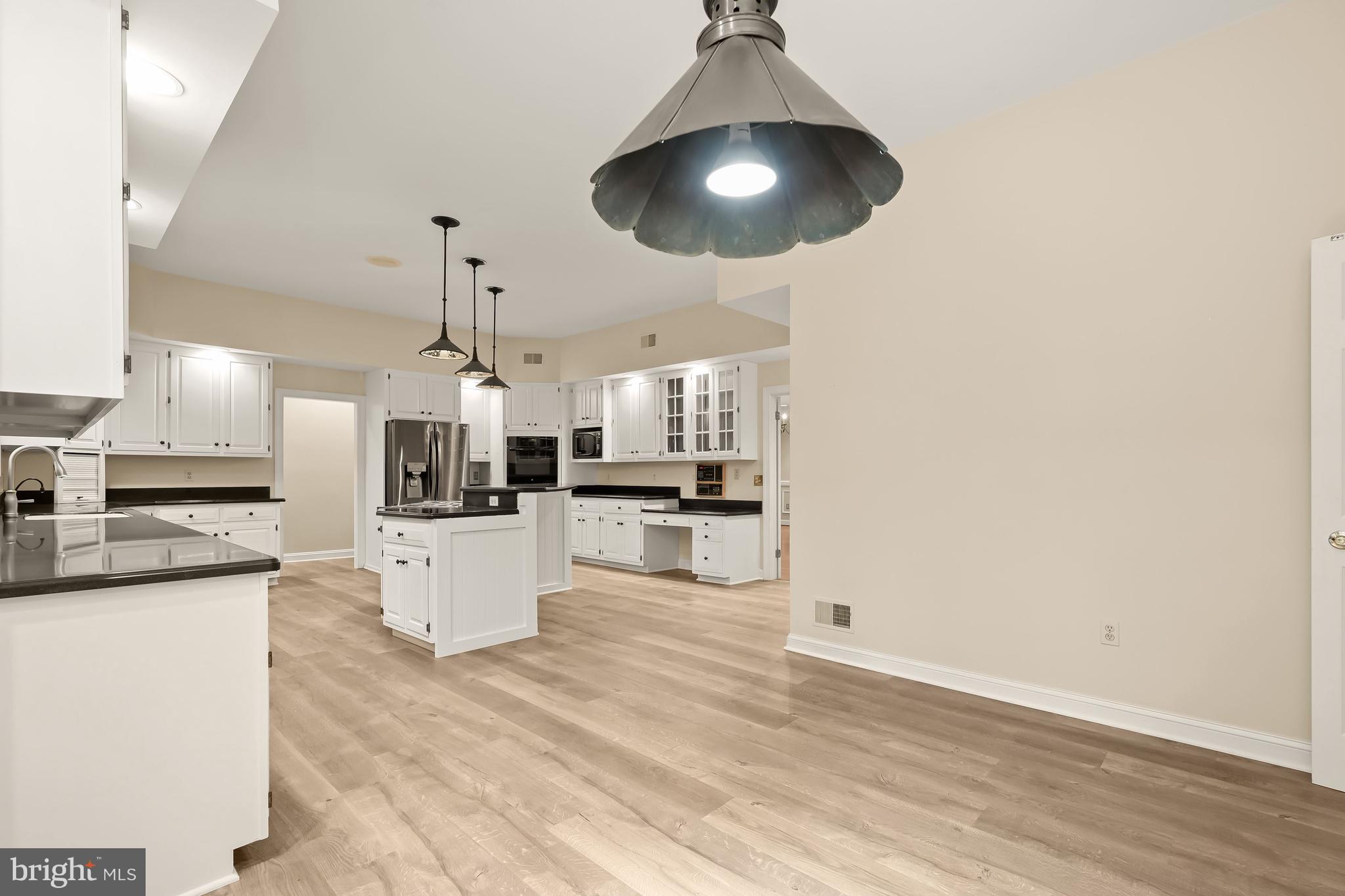 TWELVE HILLS - Residential