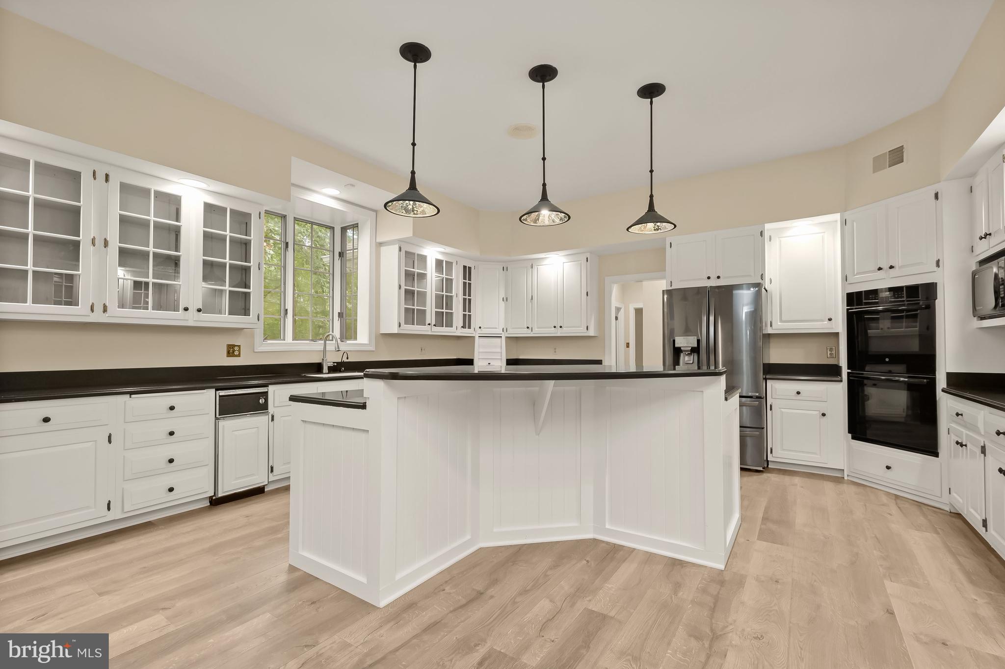 TWELVE HILLS - Residential