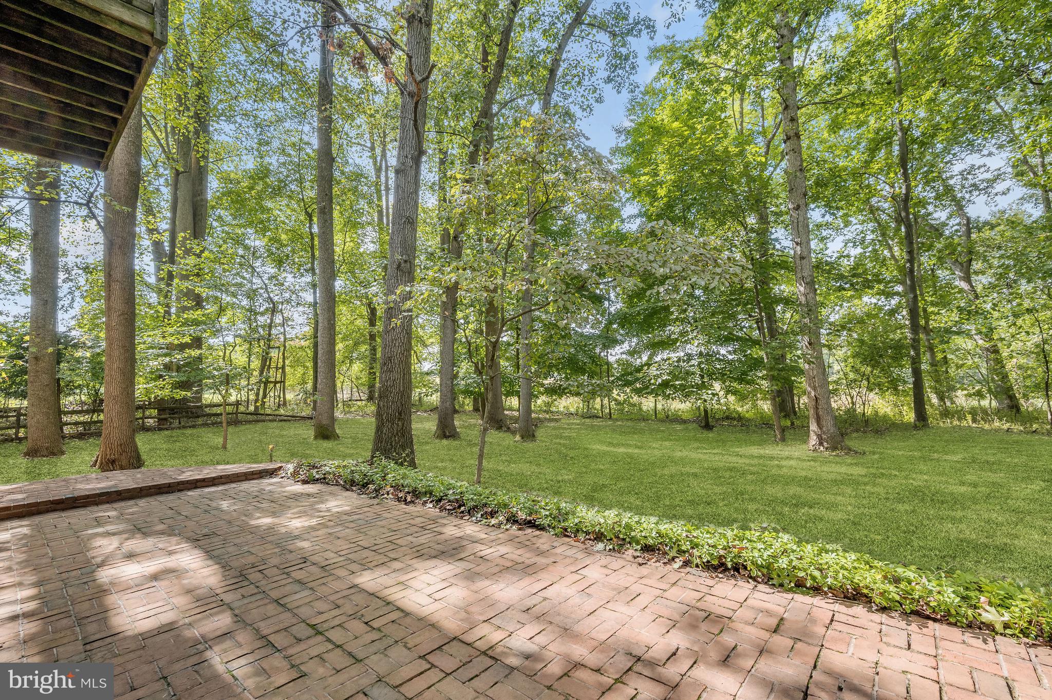 TWELVE HILLS - Residential