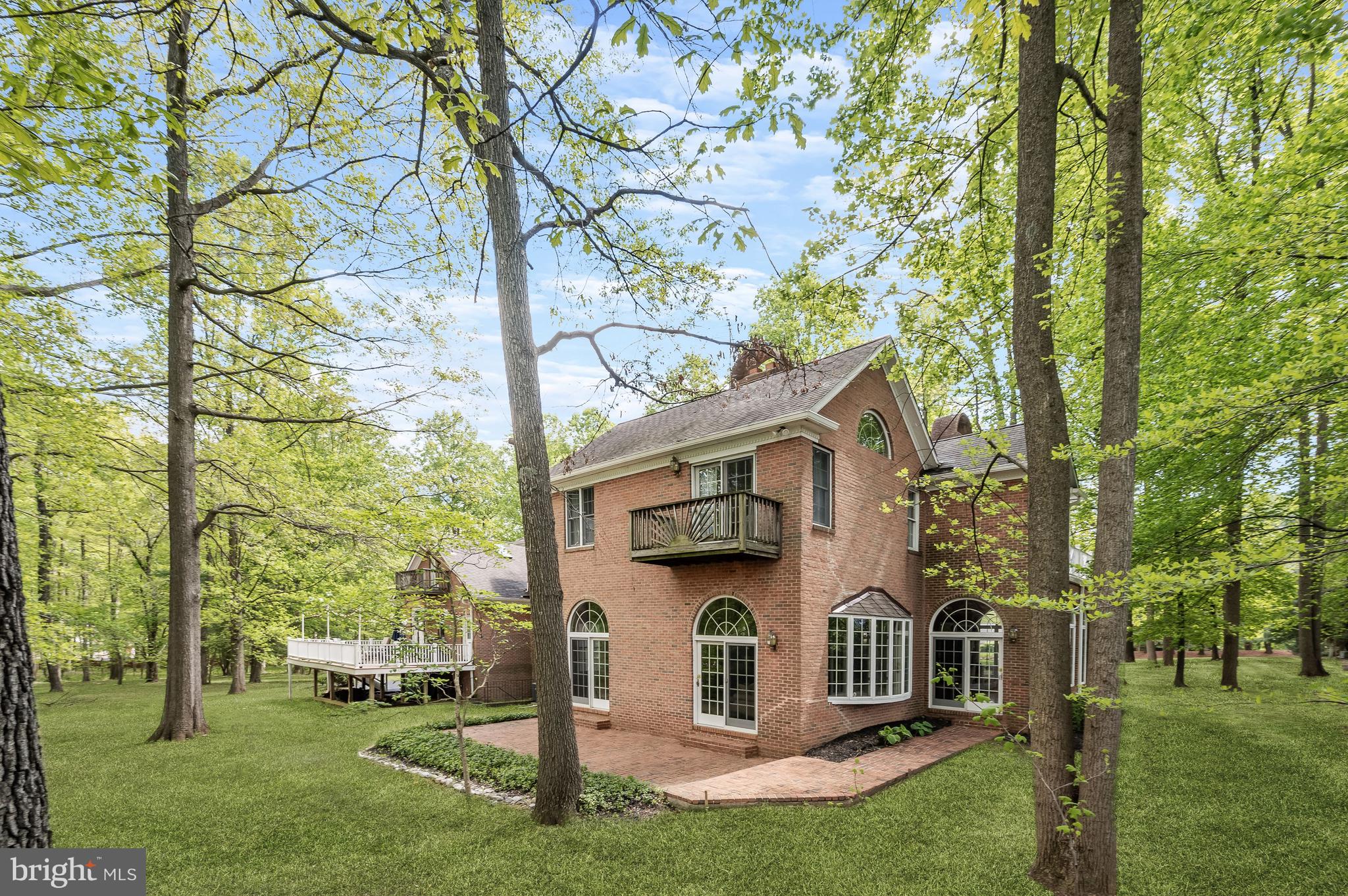 TWELVE HILLS - Residential