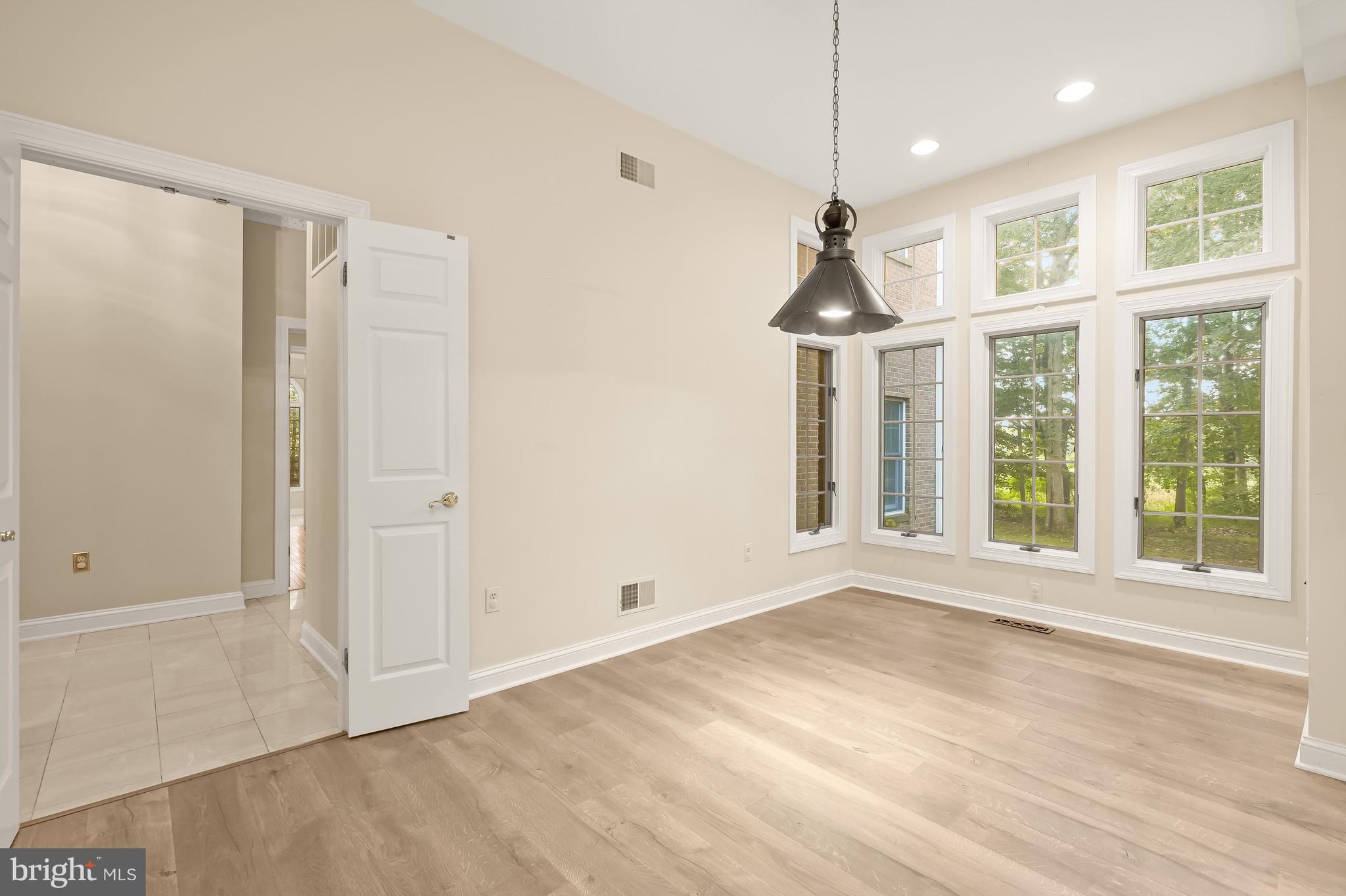 TWELVE HILLS - Residential