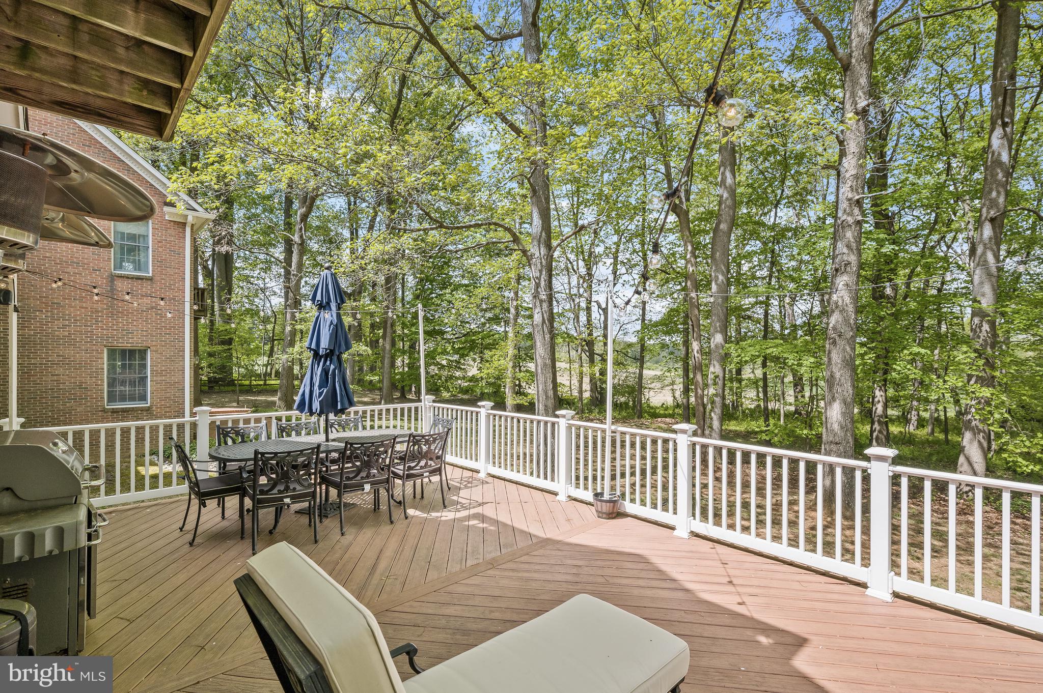 TWELVE HILLS - Residential