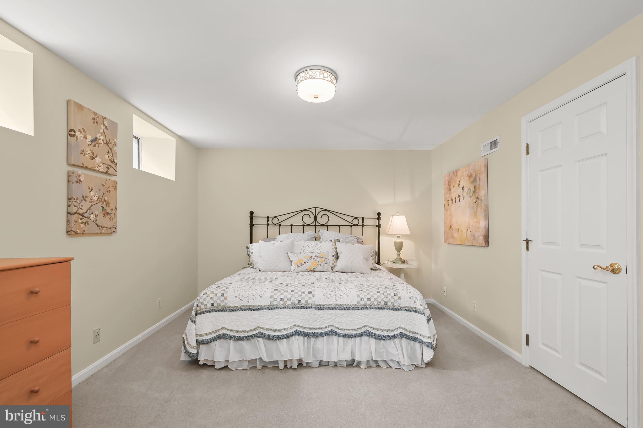 TWELVE HILLS - Residential