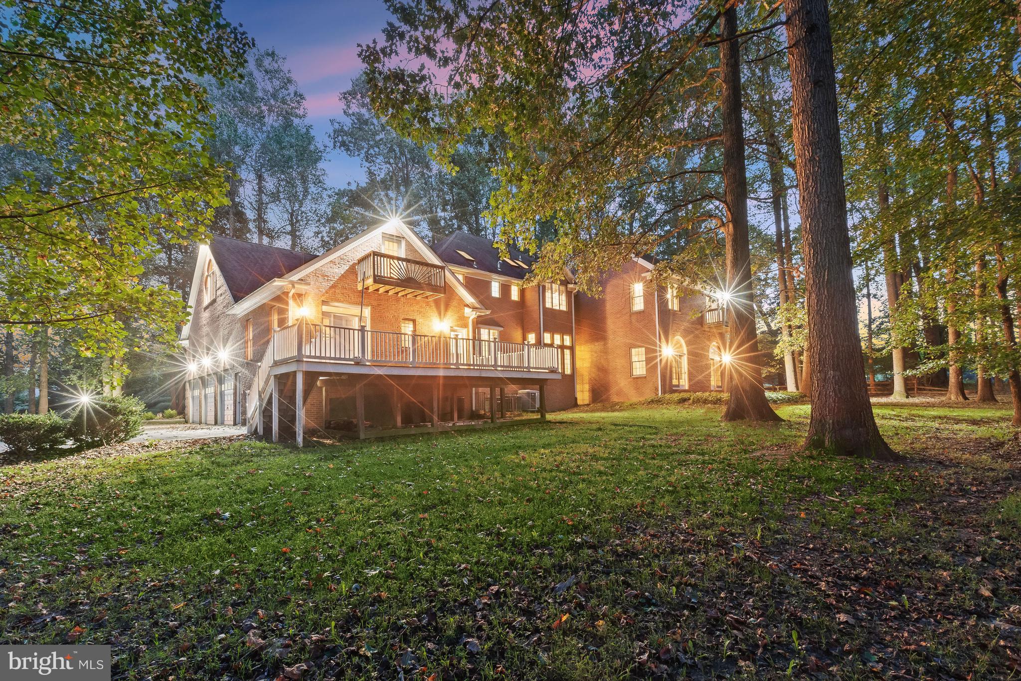 TWELVE HILLS - Residential