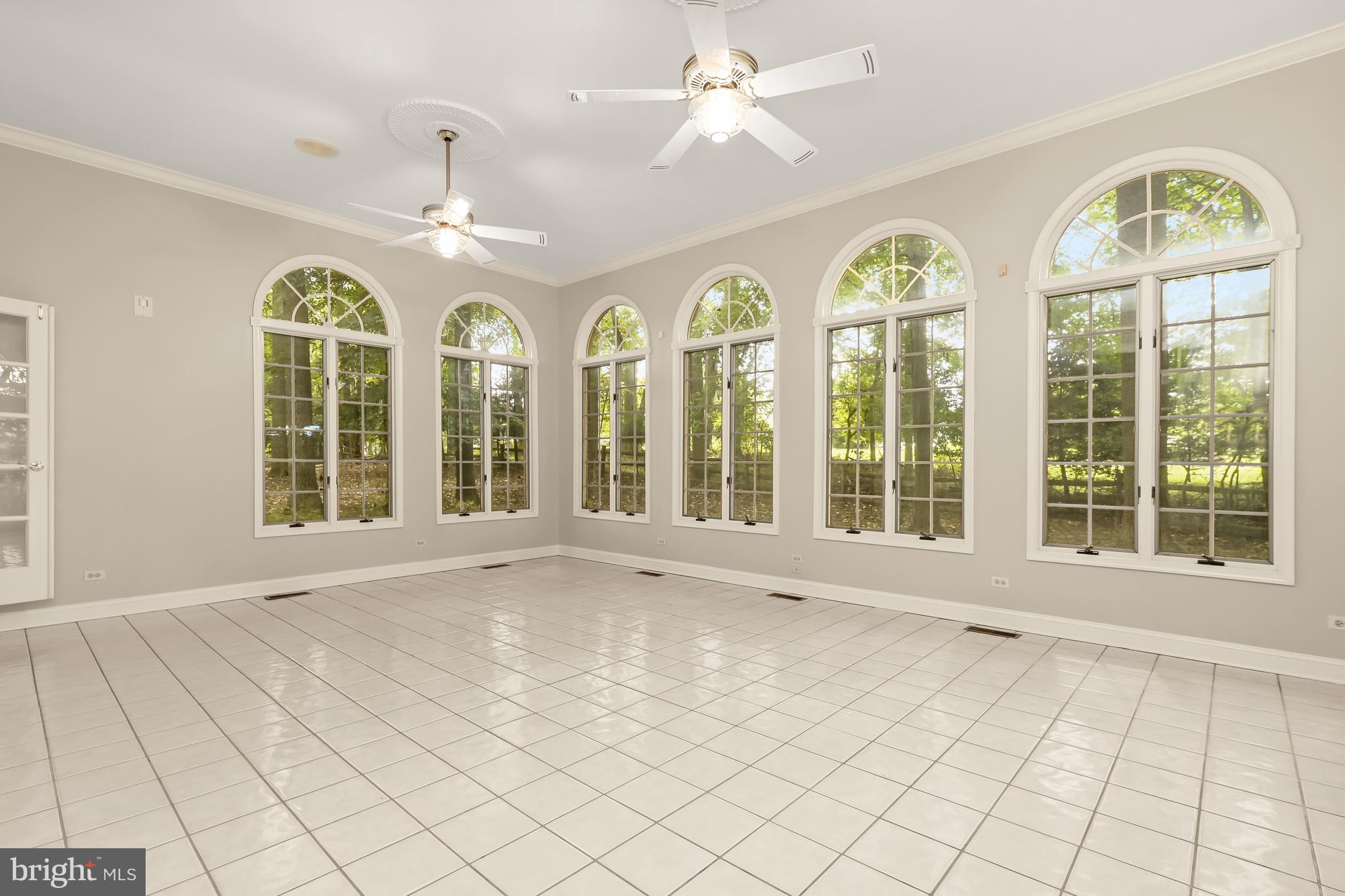 TWELVE HILLS - Residential