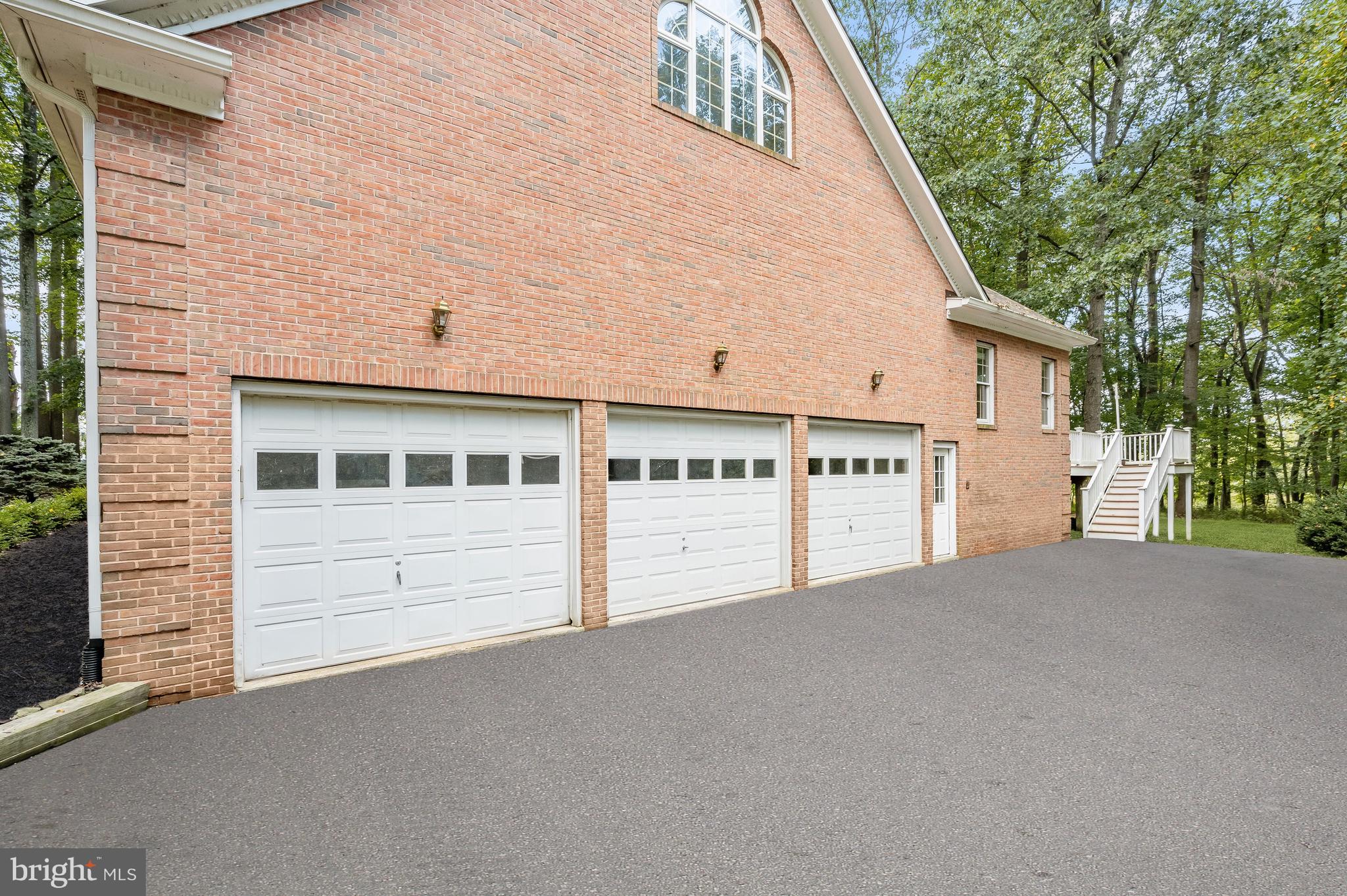 TWELVE HILLS - Residential