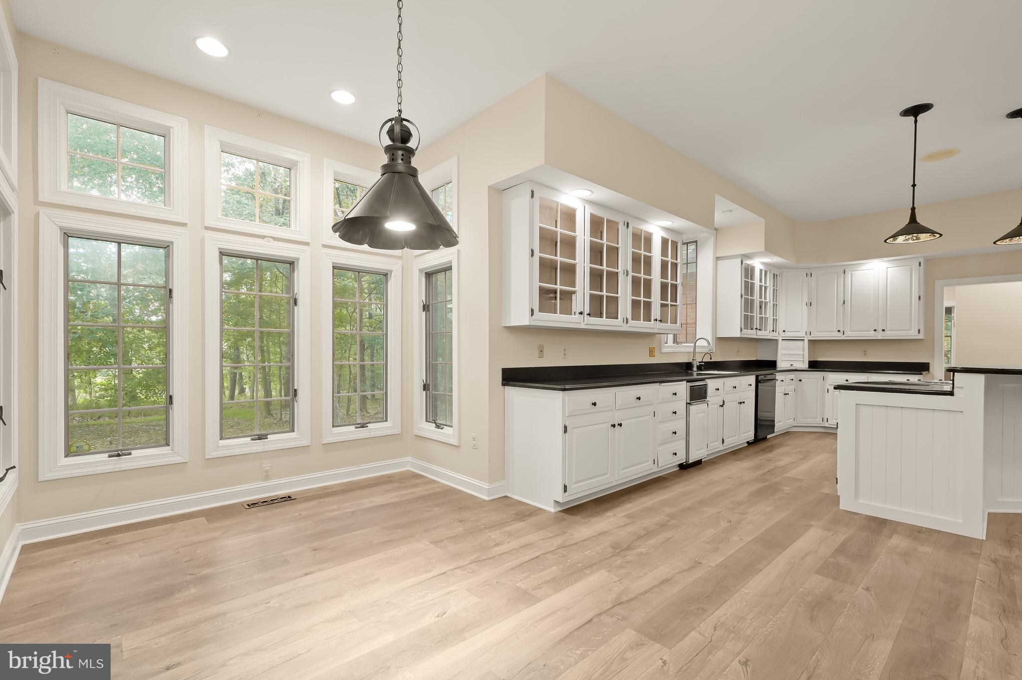 TWELVE HILLS - Residential