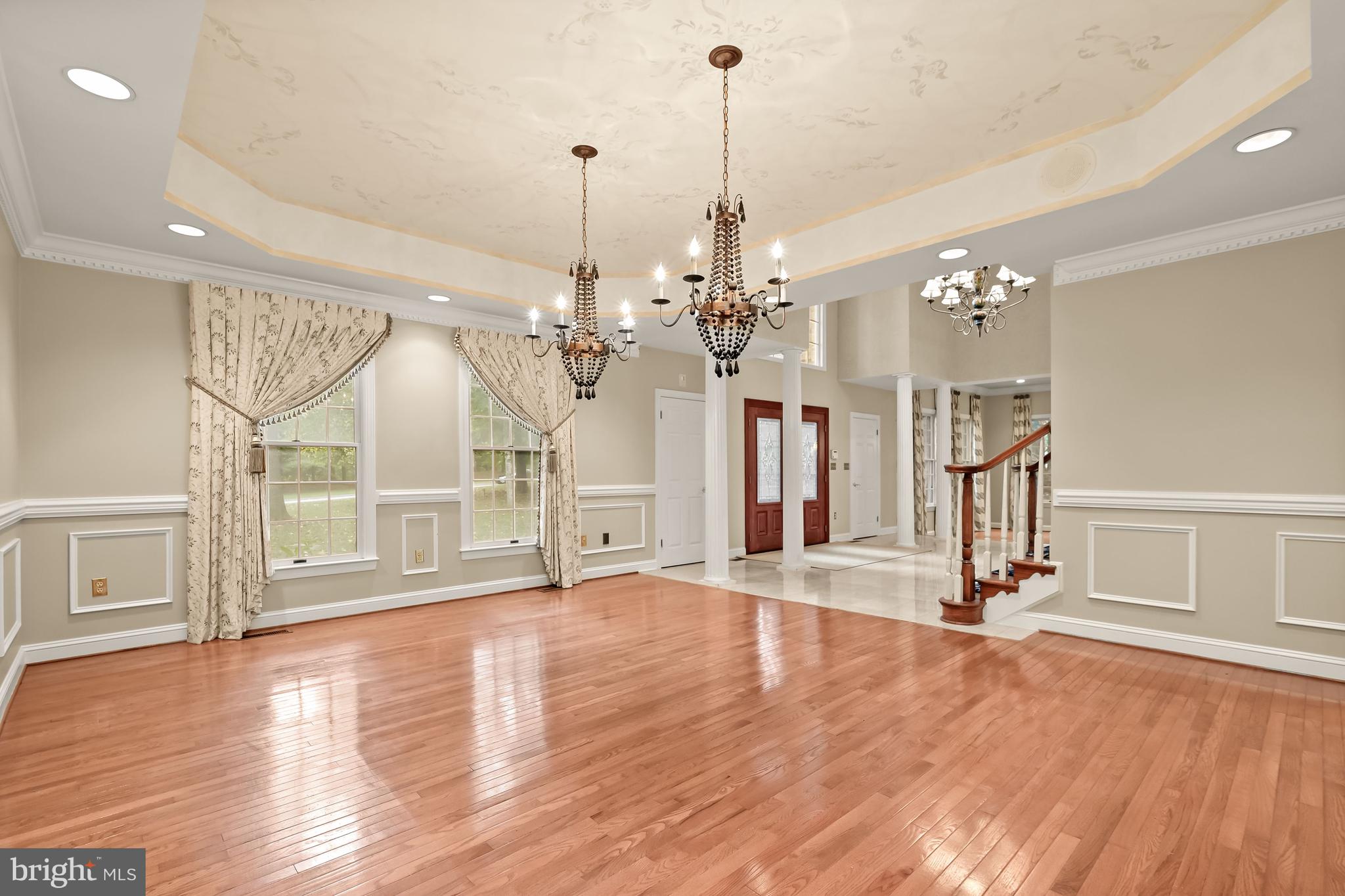 TWELVE HILLS - Residential