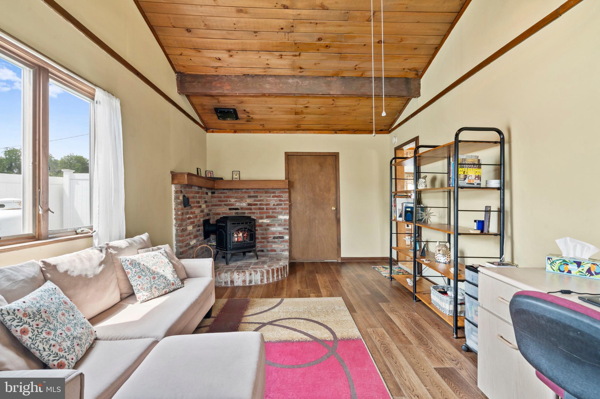 7 MISTY PINE ROAD