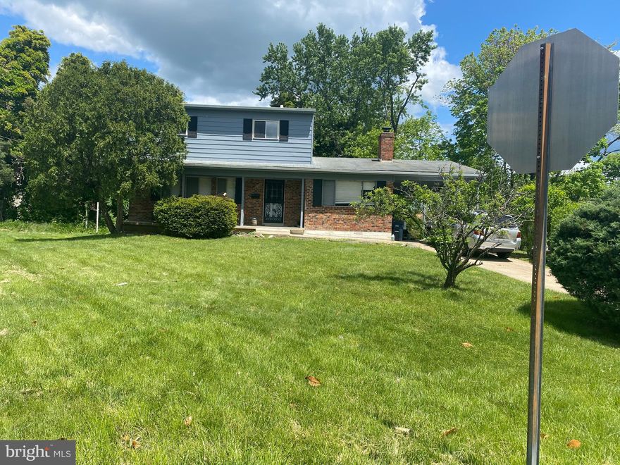 WOW! RENOVATION COMPLETED!! JUST COME WITH YOUR FAVORITE CLIENT TO SEE THIS UNIQUE  AND BEAUTIFUL DETACHED  5 BEDROOMS 2.5 BATHS  CORNER PIECE  HOME IN A SOUGHT AFTER NEIGHBORHOOD FOR YOU OR YOUR PREFERRED CLIENT. THIS PROPERTY FEATURES 5 BEDROOMS, 2 .5  BATHROOMS WITH ADDITIONAL SPACE FOR BATHROOM AND  ADDITIONAL KITCHEN  IN THE BASEMENT, FAMILY ROOM, LIVING ROOM + KITCHEN . IT FURTHER SHOWS WITH NEW DRYWALLS, TILES, PAINT, TOILETS , KITCHEN / CABINETS, GRANITE COUNTERTOPS,  CARPET, ETC.  HURRY AND SELL BEFORE IT IS SOLD. STRICTLY SOLD "AS IS". SELLER PREFERS HERITAGE TITLE PLEASE!!!