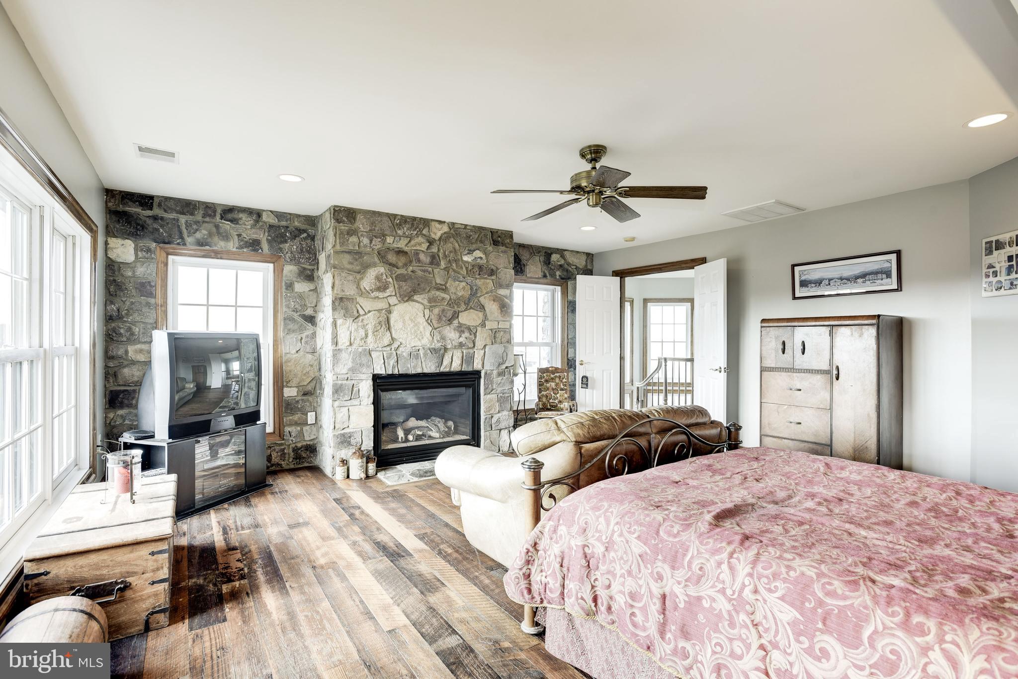 BIG SPRING FARM - Residential