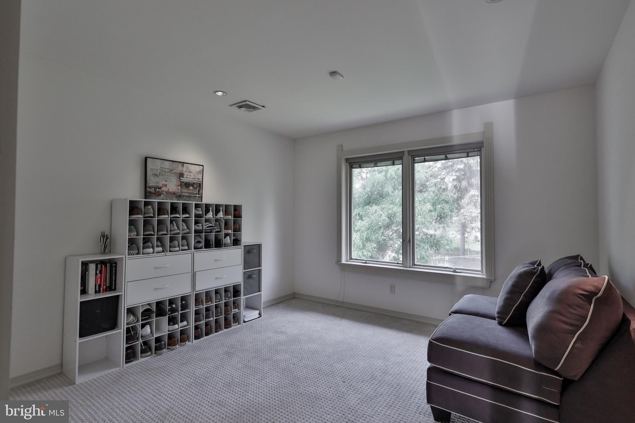 ROBIN HOOD - Residential