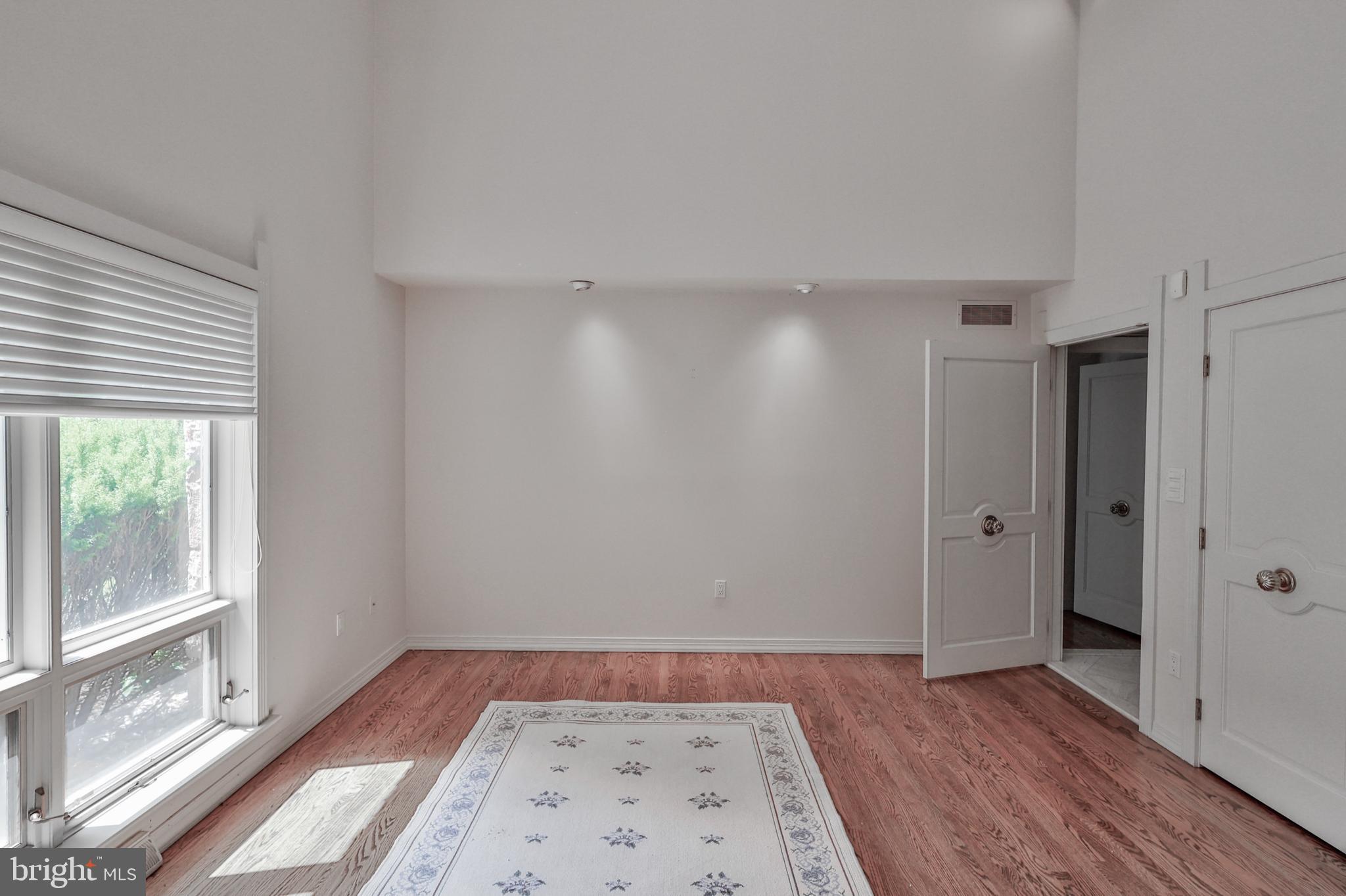 ROBIN HOOD - Residential