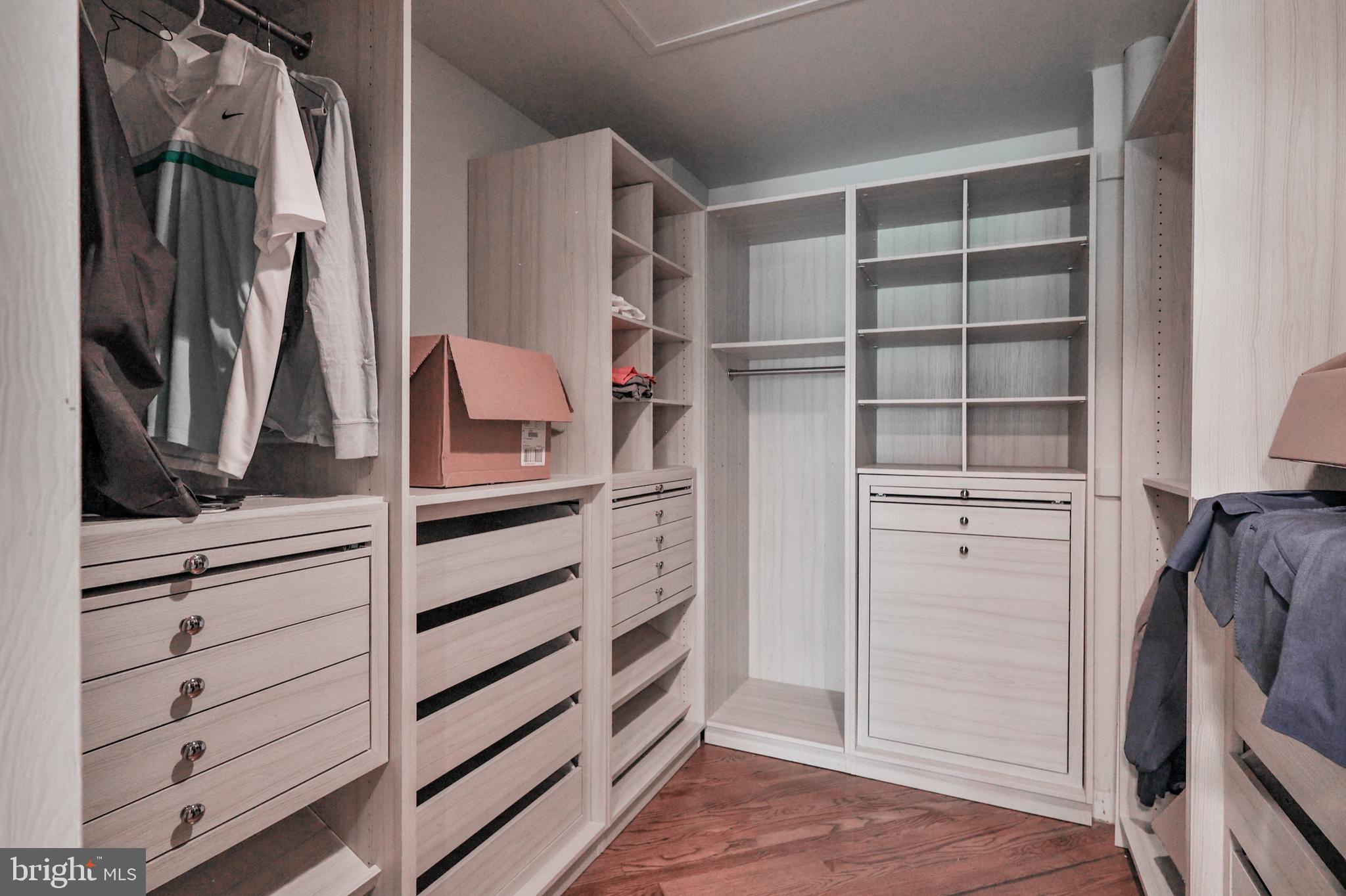 ROBIN HOOD - Residential