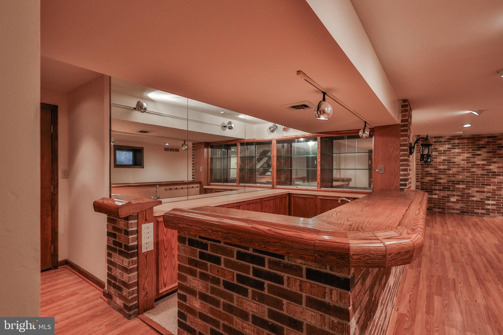 ROBIN HOOD - Residential