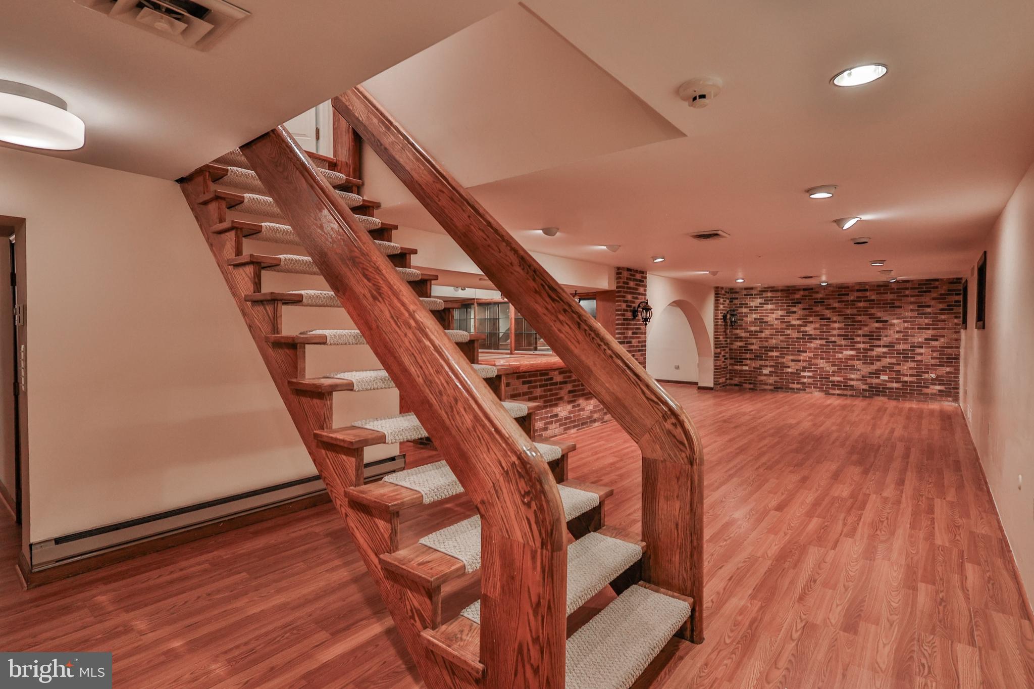 ROBIN HOOD - Residential