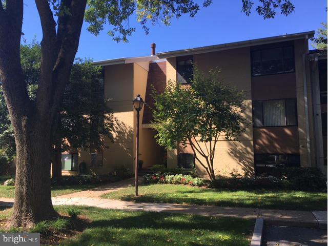 Bright sun-lit 2 bedroom 2 bath with recent stainless appliances, eat-in kitchen, sliders to peaceful rear porch. Wonderful setting in Village of Cross Keys.