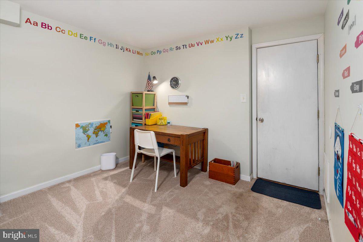 NORTH FERRY FARMS - Residential