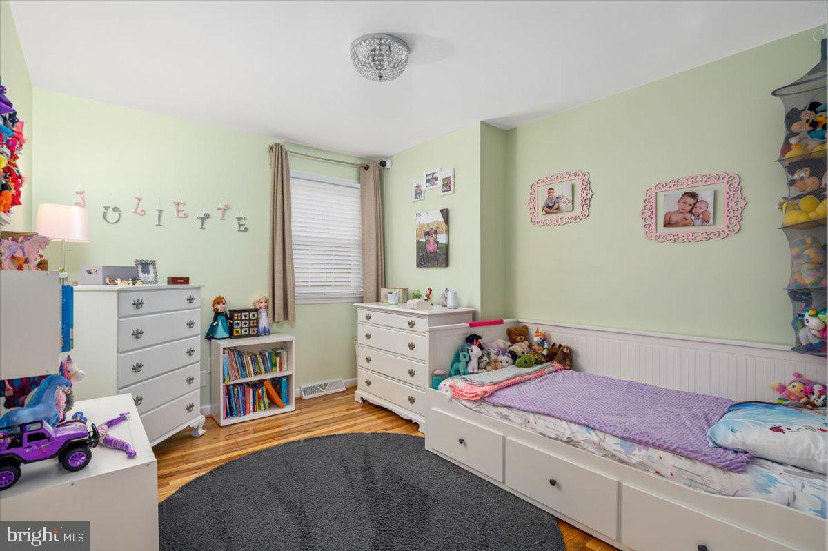 NORTH FERRY FARMS - Residential