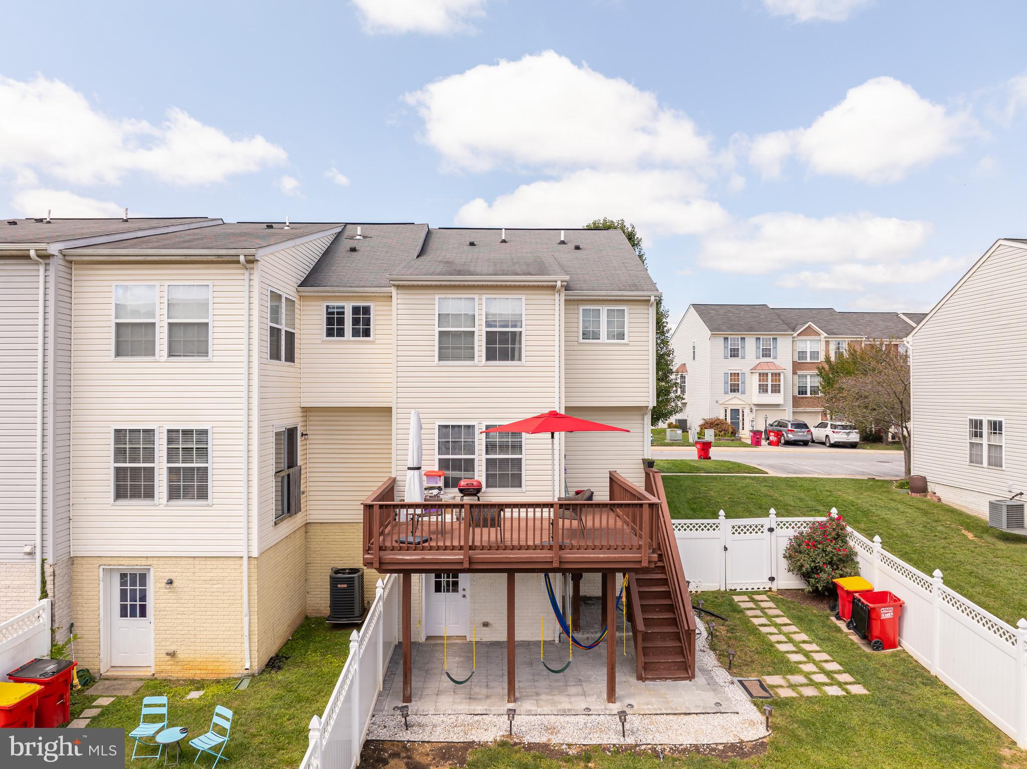 LAKELAND PLACE - Residential Lease