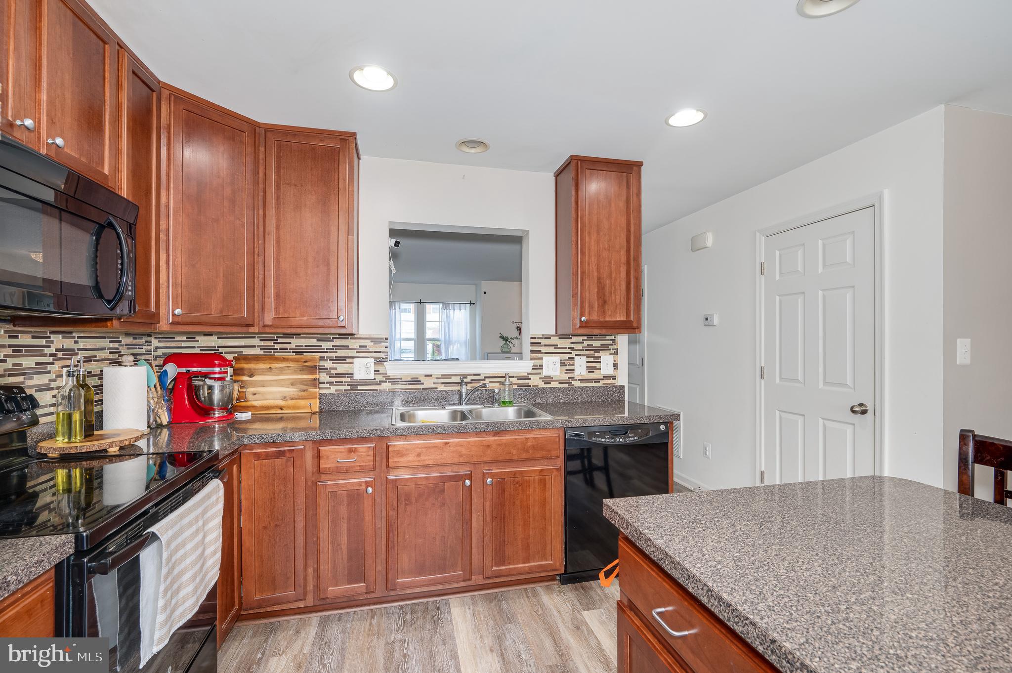 LAKELAND PLACE - Residential Lease