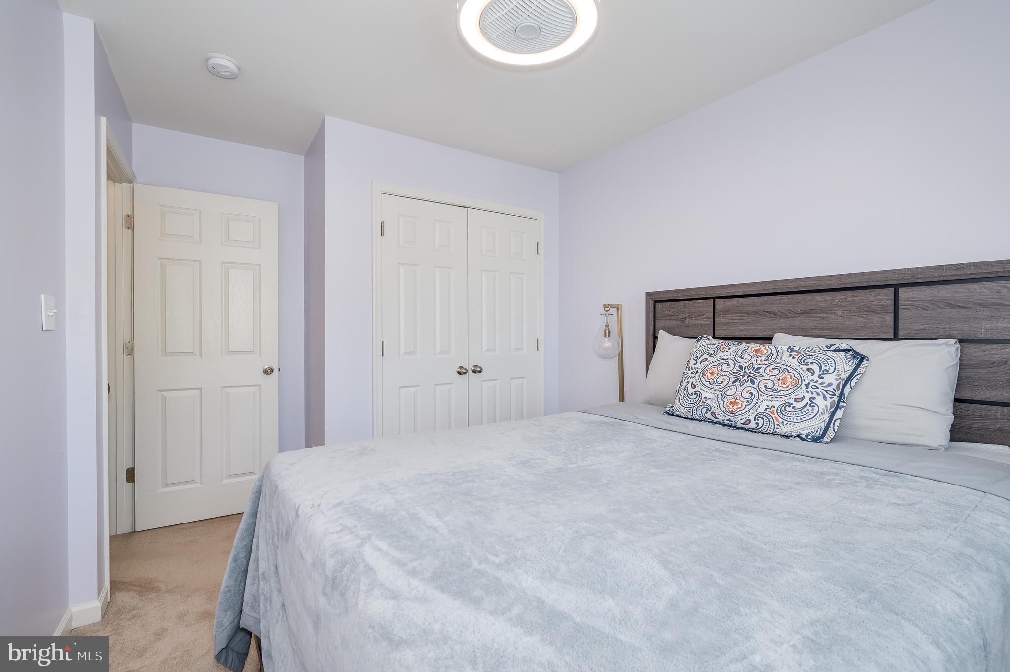 LAKELAND PLACE - Residential Lease