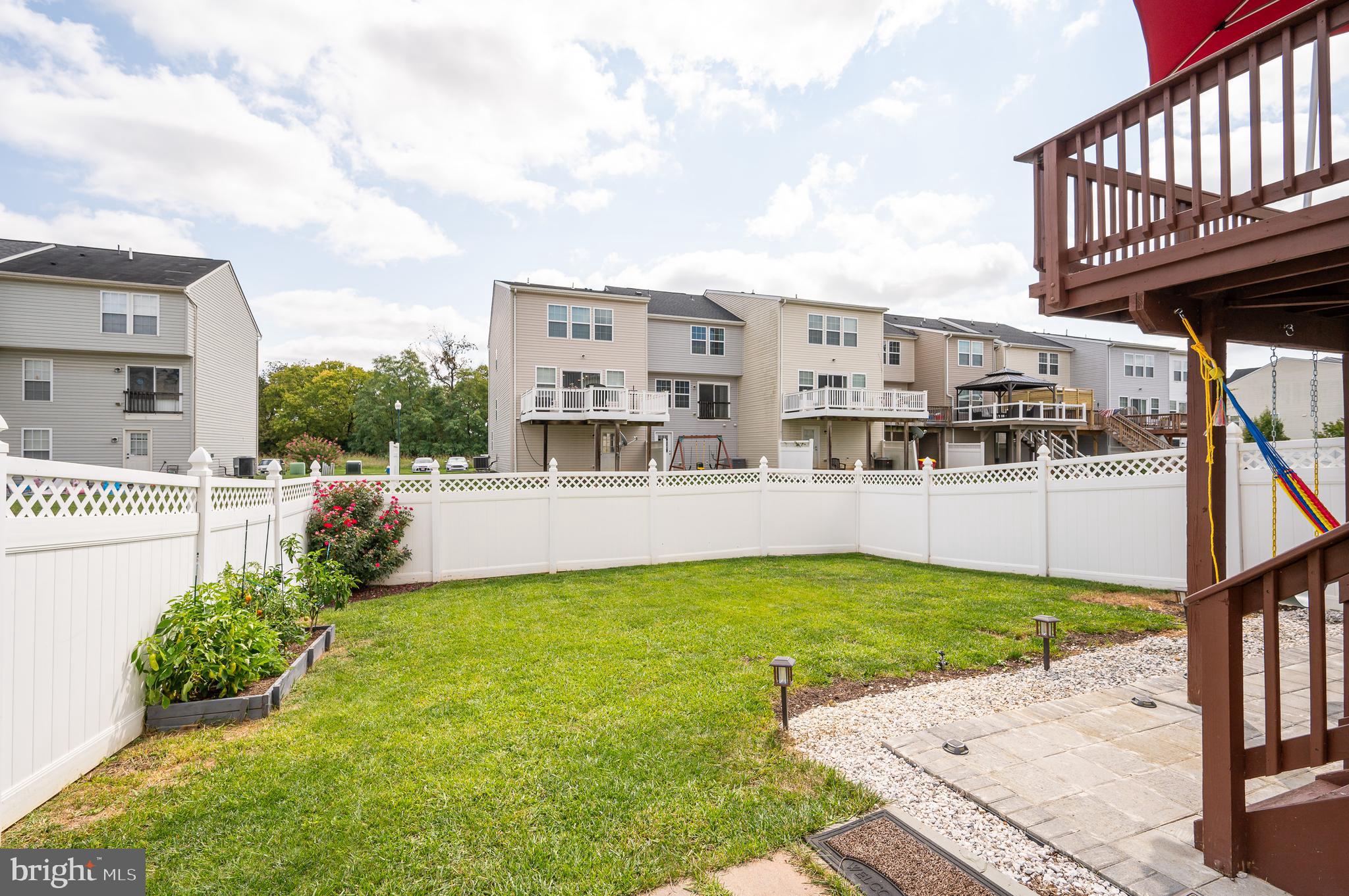 LAKELAND PLACE - Residential Lease