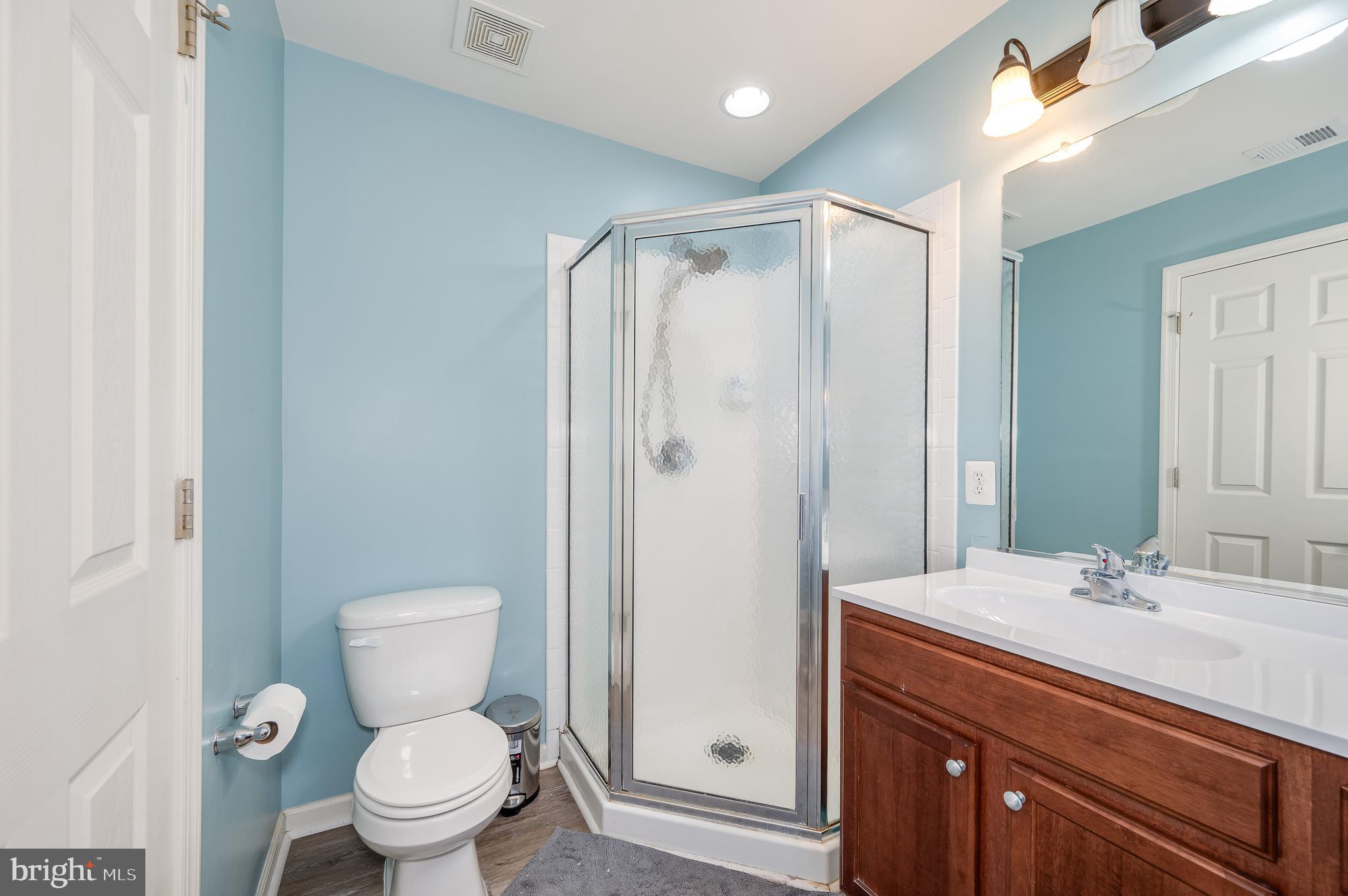 LAKELAND PLACE - Residential Lease