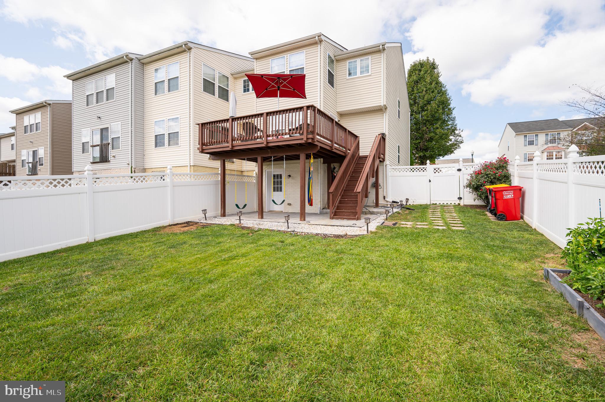 LAKELAND PLACE - Residential Lease