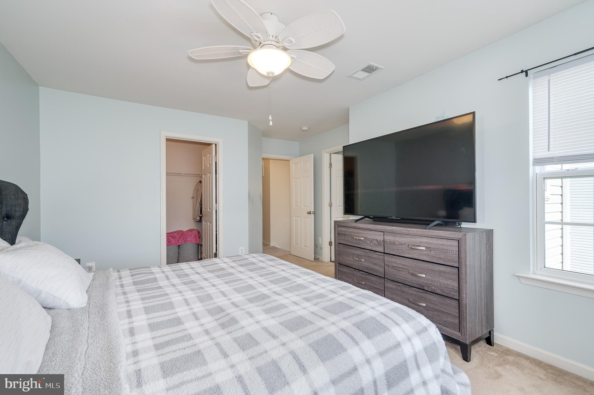 LAKELAND PLACE - Residential Lease