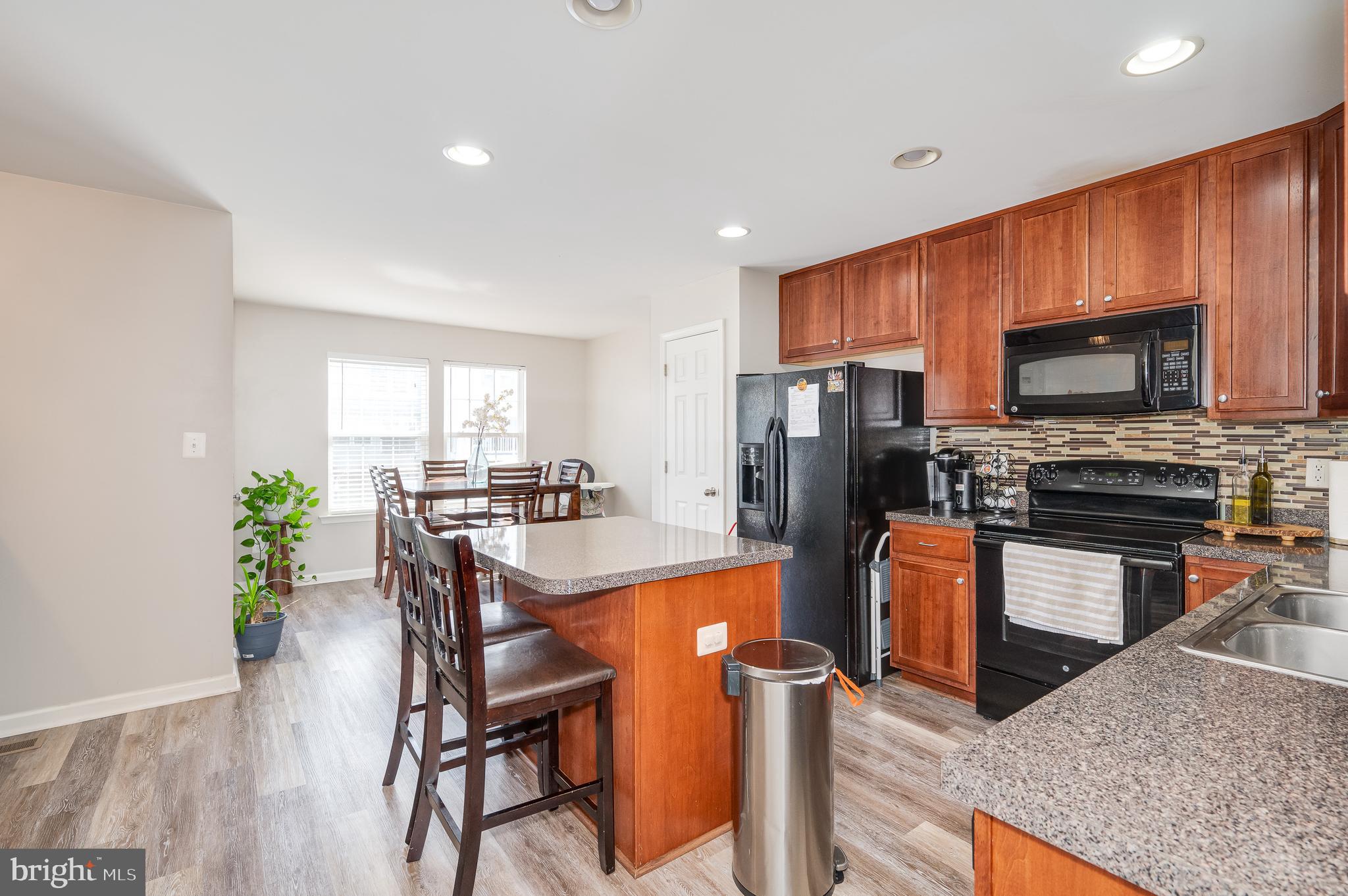 LAKELAND PLACE - Residential Lease