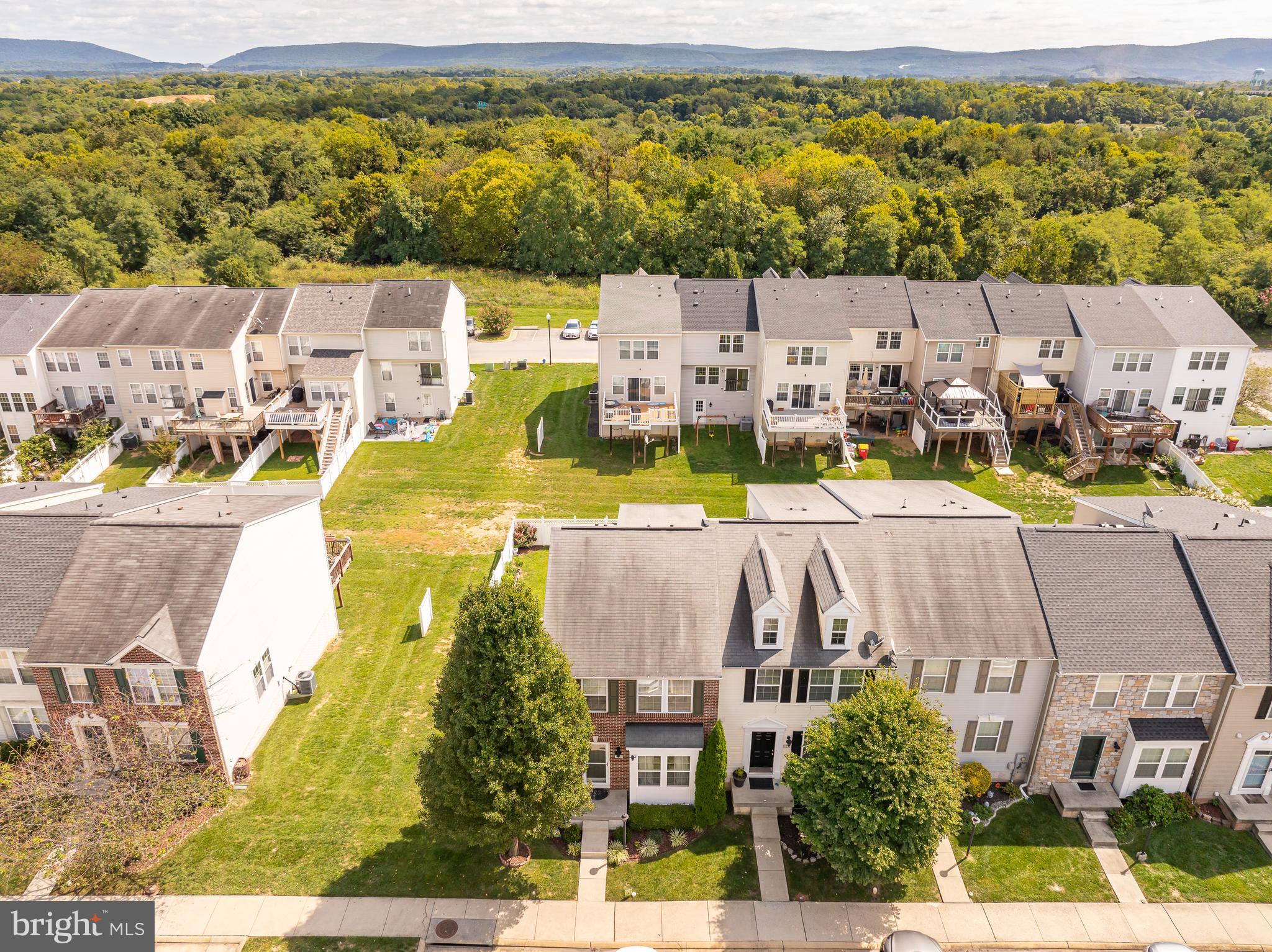 LAKELAND PLACE - Residential Lease