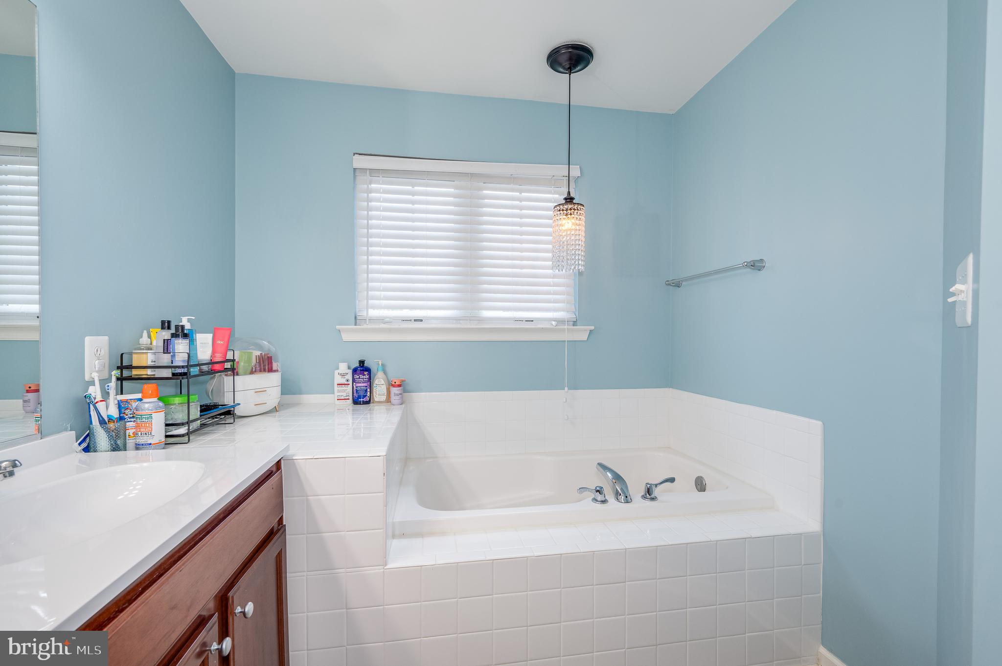 LAKELAND PLACE - Residential Lease